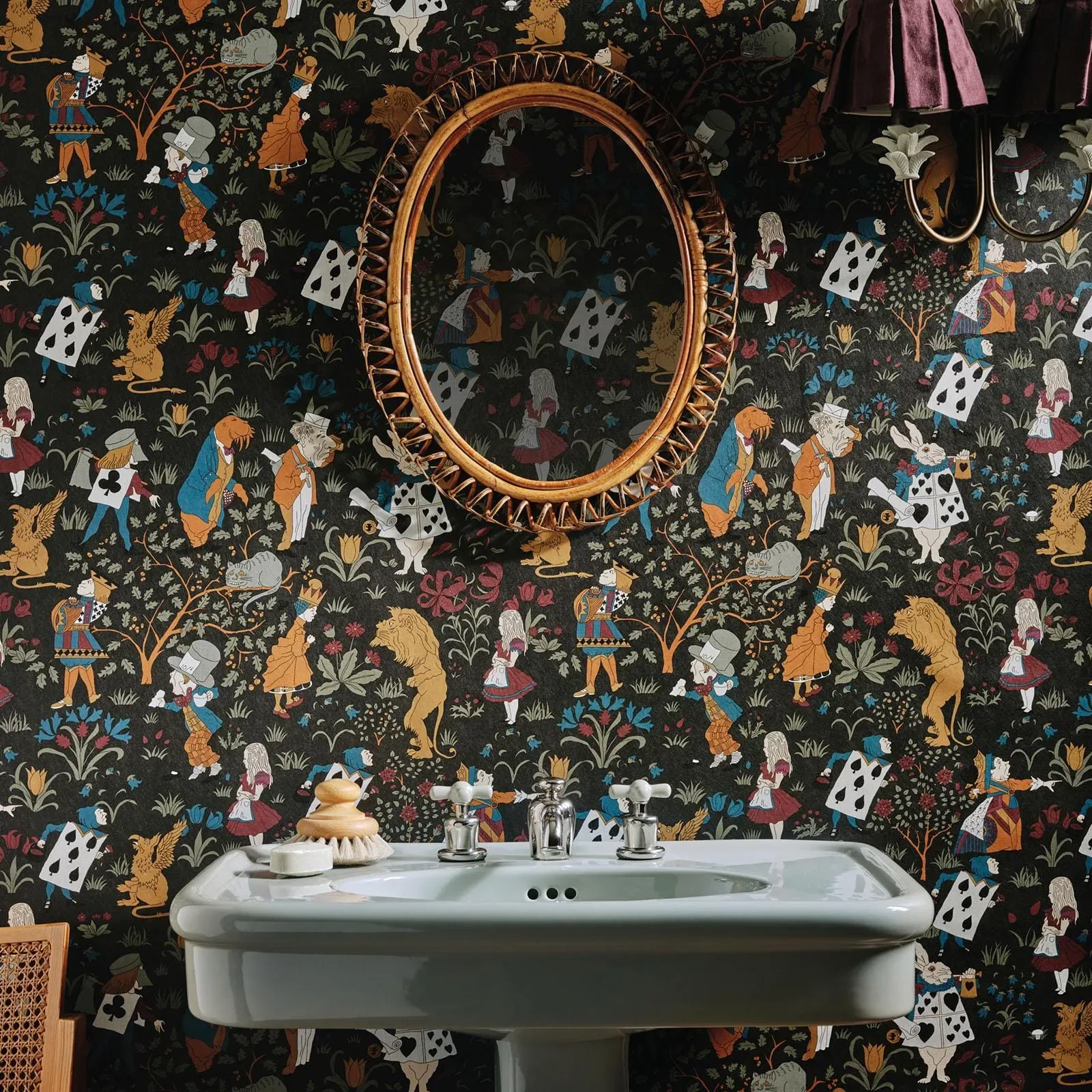 House of Hackney Alice In Wonderland wallpaper in Noir – SKU 1-WA-ALI-DI-NOI-XXX