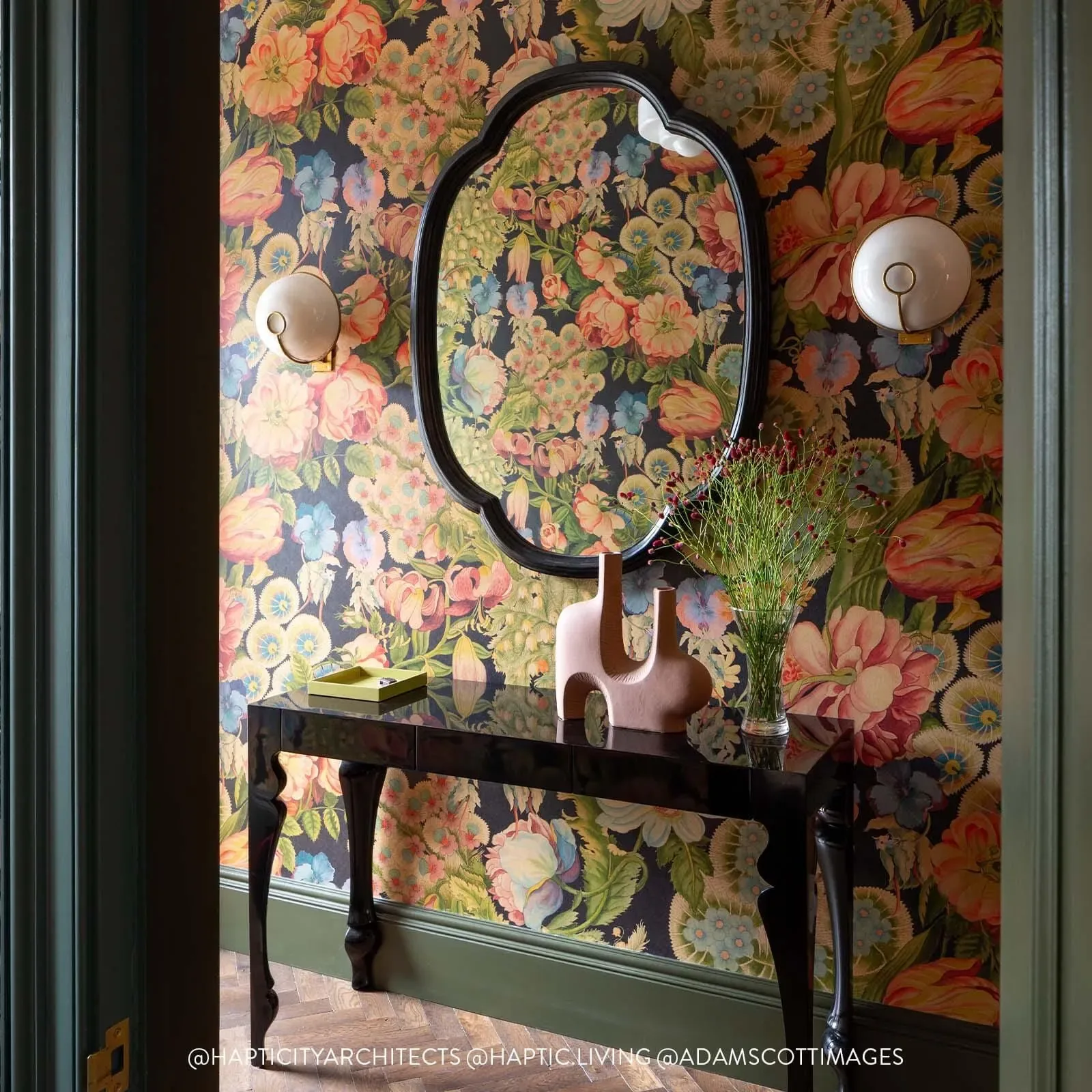 House of Hackney Amatoria Wallpaper – Noir | Wallpaper Twins House of Hackney Amatoria wallpaper in Noir – SKU 1-WA-AMT-DI-NOI-XXX