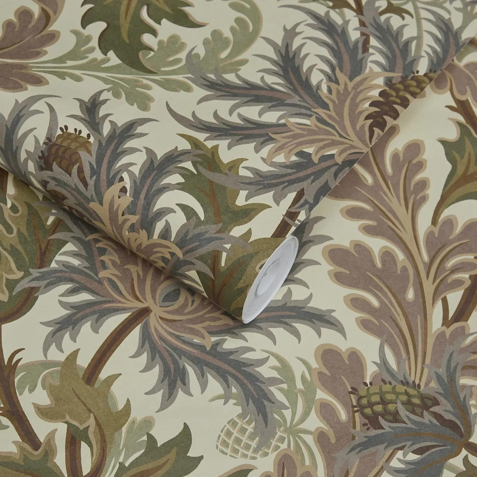 House of Hackney Aquifolia wallpaper in Ecru – SKU 1-WA-AQF-DI-ECR-XXX