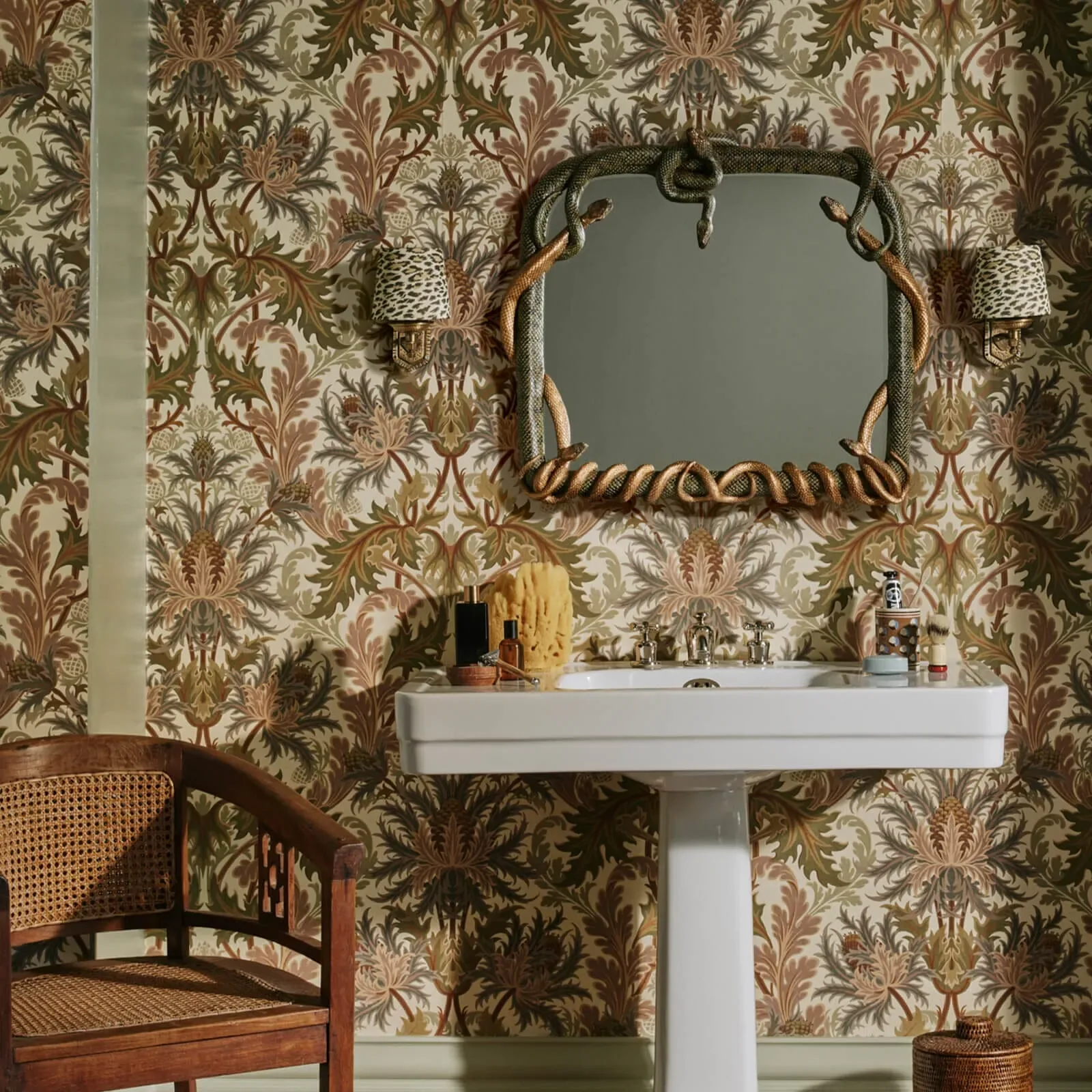 House of Hackney Aquifolia wallpaper in Ecru – SKU 1-WA-AQF-DI-ECR-XXX