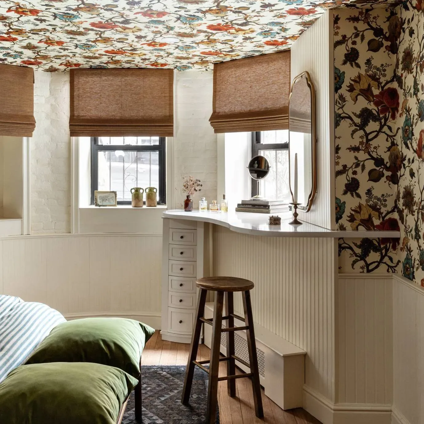 House of Hackney Artemis Wallpaper – Ecru | Wallpaper Twins House of Hackney Artemis wallpaper in Ecru – SKU 1-WA-ART-DI-ECR-XXX