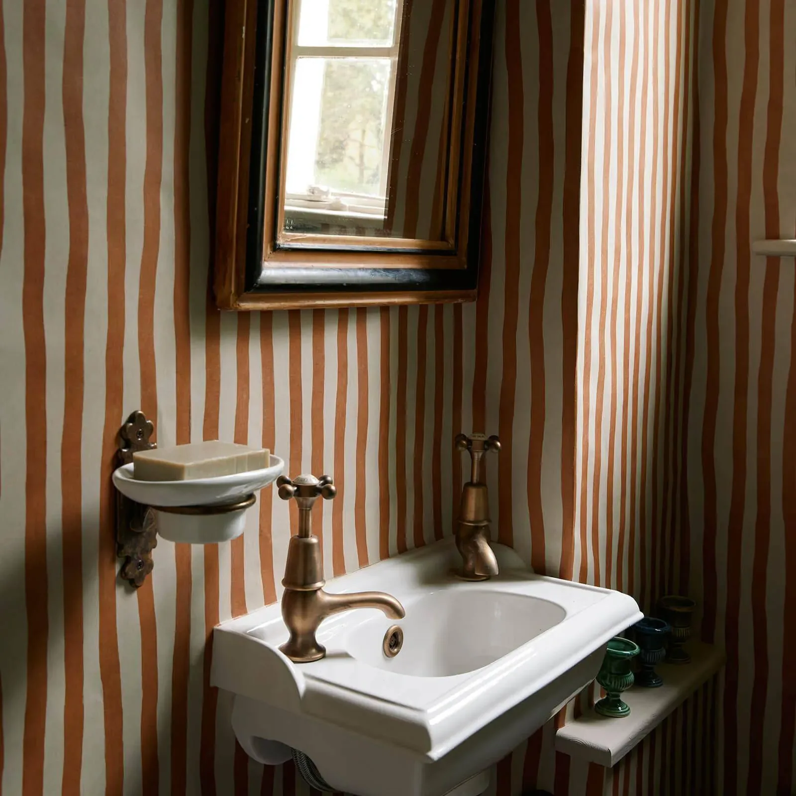 House-of-hackney-Artist's-Stripe-Amber-1-WA-ATS-DI-AMB-XXX-image-3-wallpapertwins