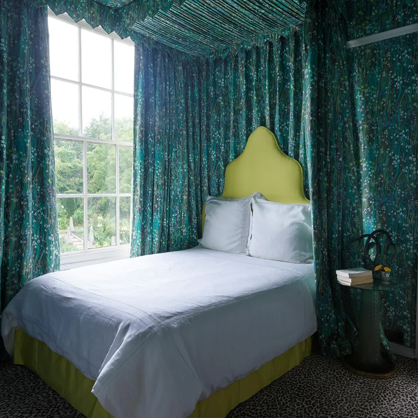 House of Hackney Galanthi wallpaper in Viridis – SKU 1-WA-GAL-DI-VRD-XXX