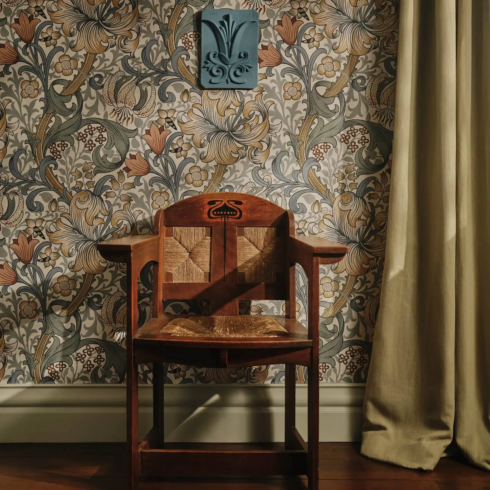House of Hackney Golden Lily Wallpaper – Moonstone | Wallpaper Twins House of Hackney Golden Lily wallpaper in Moonstone – SKU 1-WA-GOL-DI-MOO-XXX