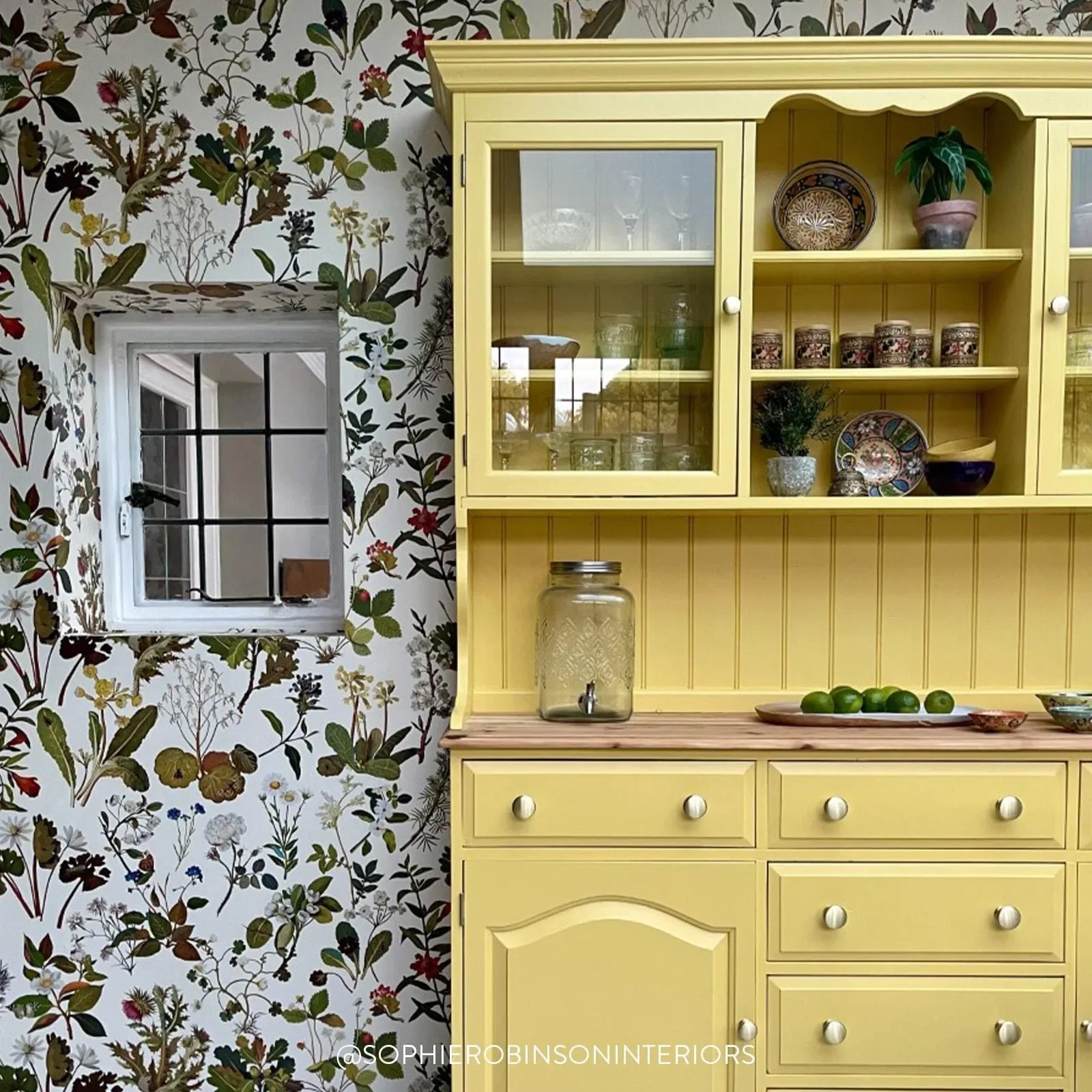 House of Hackney Herbarium Wallpaper – Ecru | Wallpaper Twins House of Hackney Herbarium wallpaper in Ecru – SKU 1-WA-HER-DI-ECR-XXX