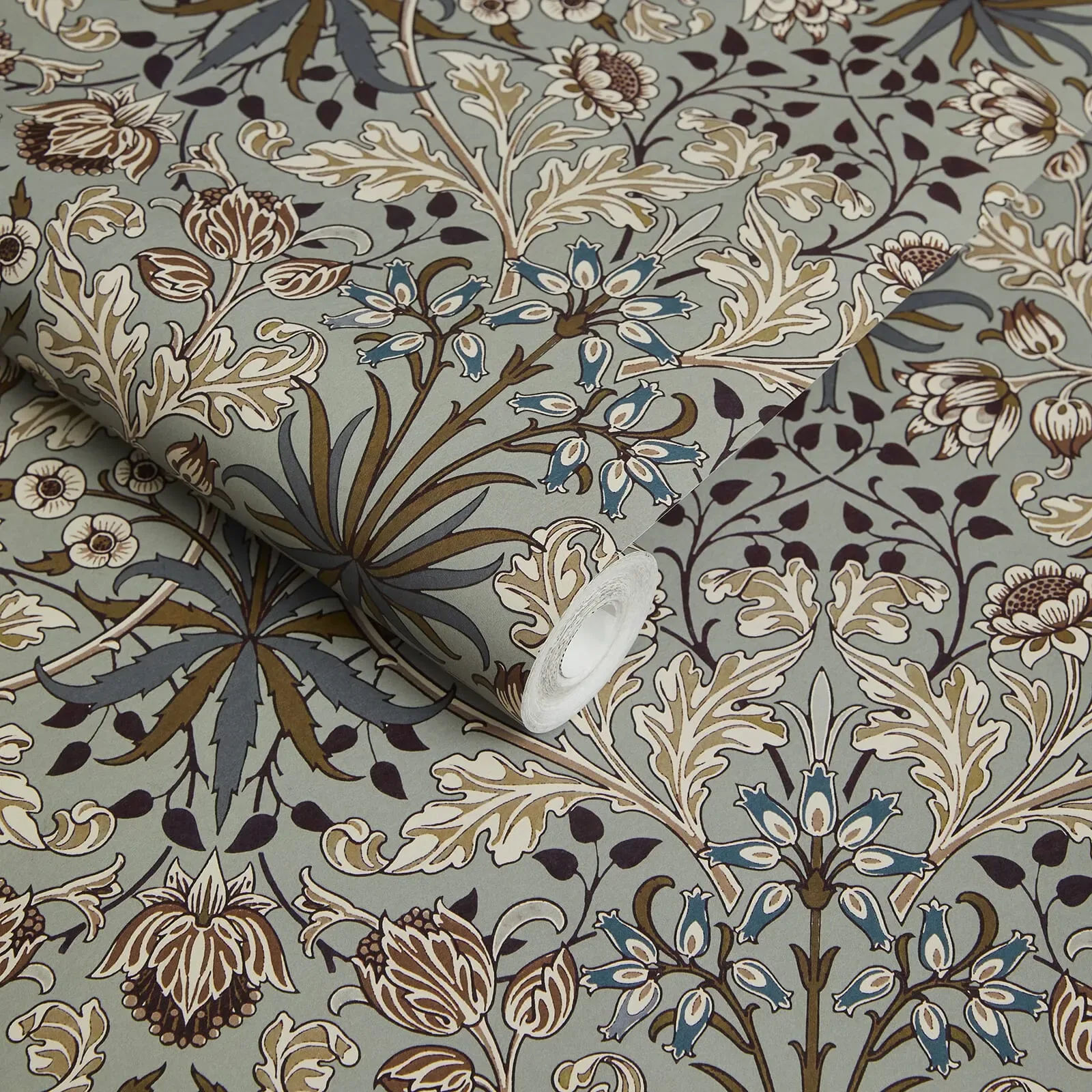 House of Hackney Hyacinth wallpaper in Dove Grey – SKU 1-WA-HYA-DI-GRY-XXX