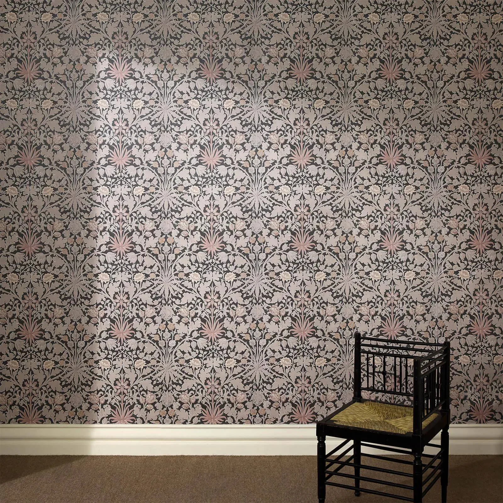 House of Hackney Hyacinth Novellus Wallpaper – Noir | Wallpaper Twins House of Hackney Hyacinth Novellus wallpaper in Noir – SKU 1-WA-HYA-DI-NOI-XXX