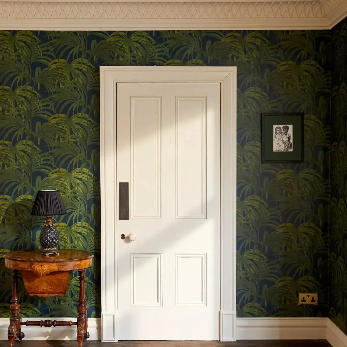 House-of-hackney-Palmeral-Midnight-&-Green-1-WA-PAL-DI-M&G-XXX-image-2-wallpapertwins