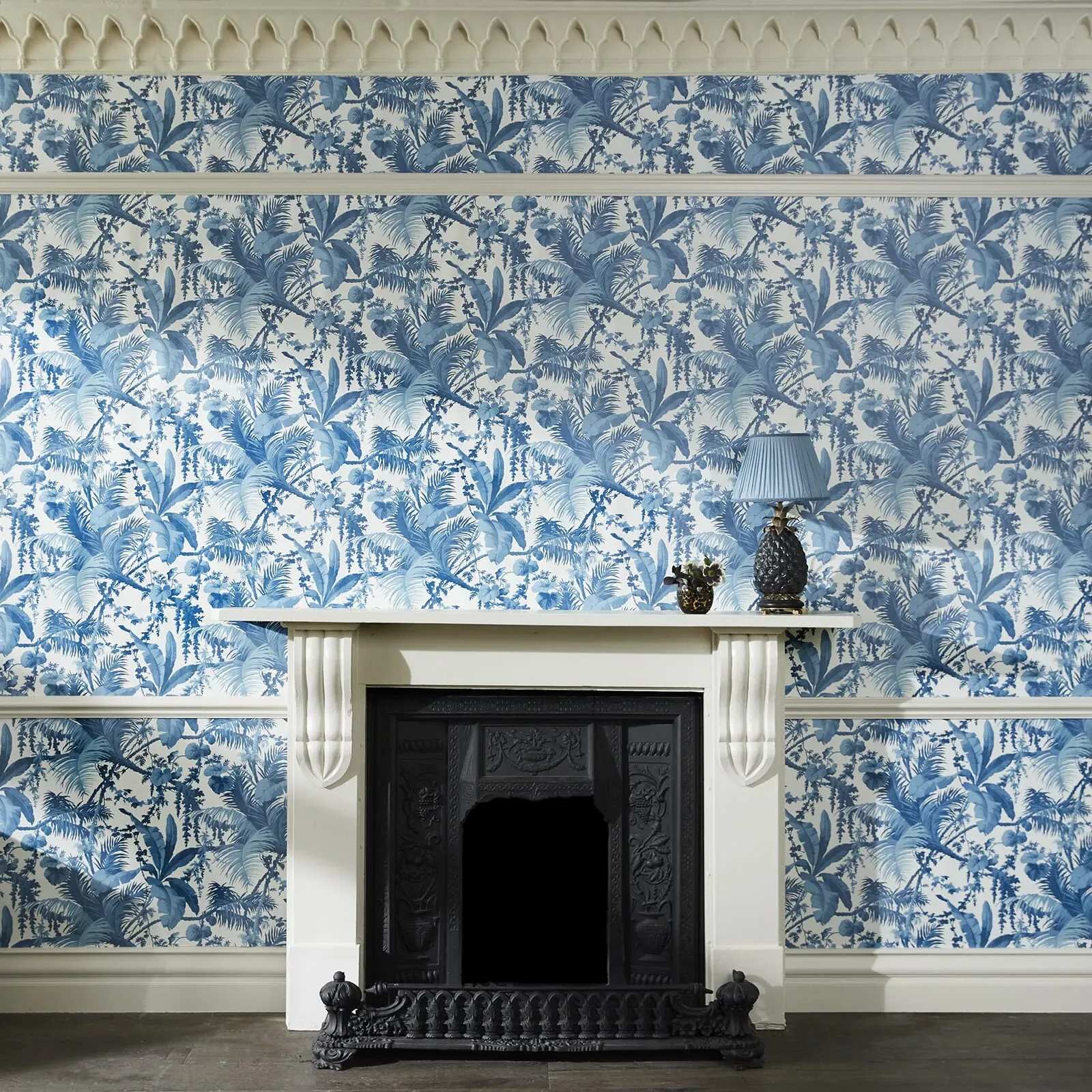 House-of-hackney-Pampas-Off-White-&-Cerulean-1-WA-PAM-DI-W&C-XXX-image-2-wallpapertwins