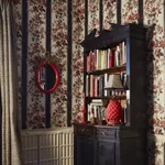 House of Hackney Rosetta Garland wallpaper in Noir – SKU 1-WA-ROG-DI-NOI-XXX