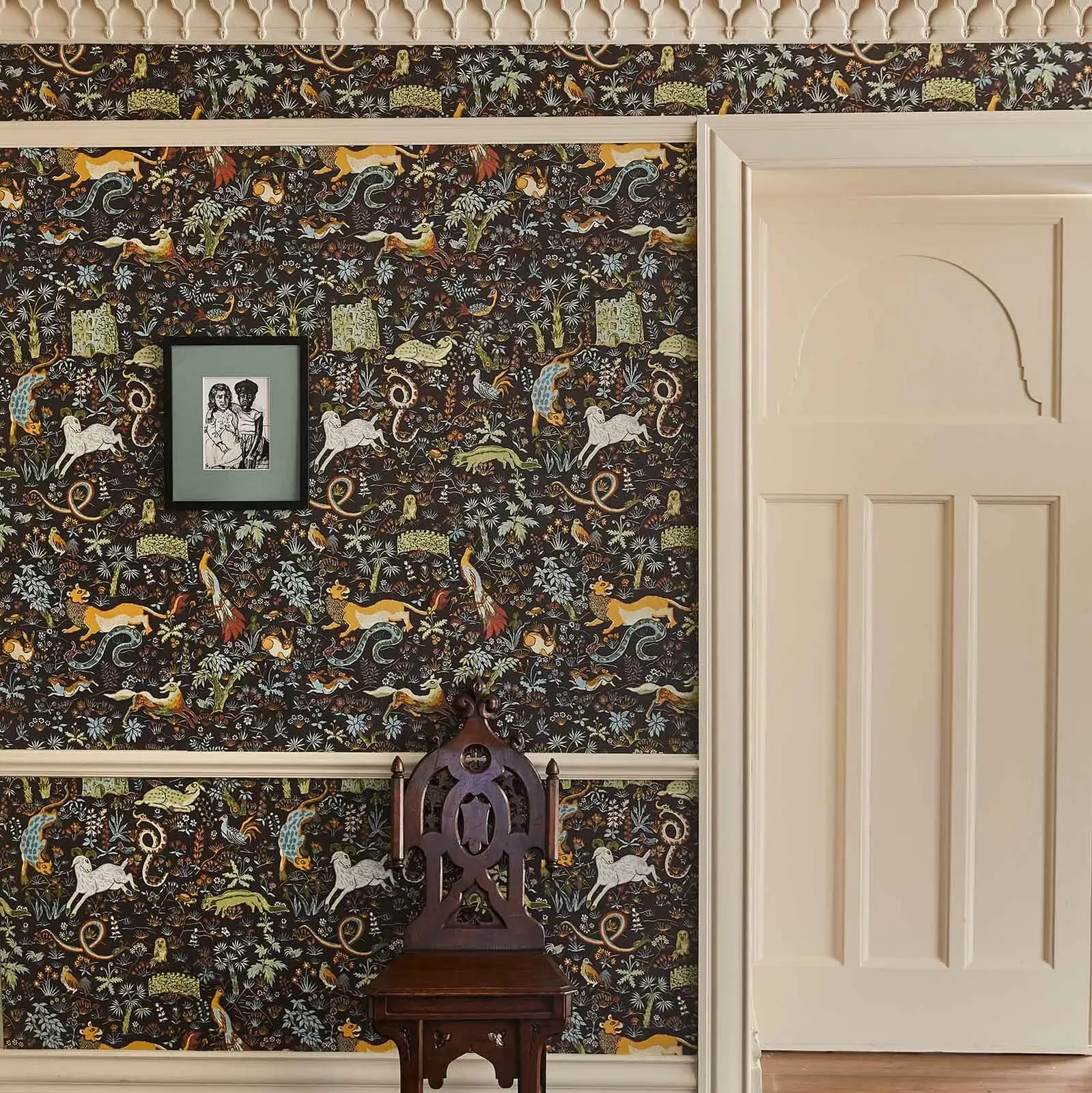 House of Hackney Trematonia wallpaper in Onyx – SKU 1-WA-TRE-DI-ONX-XXX