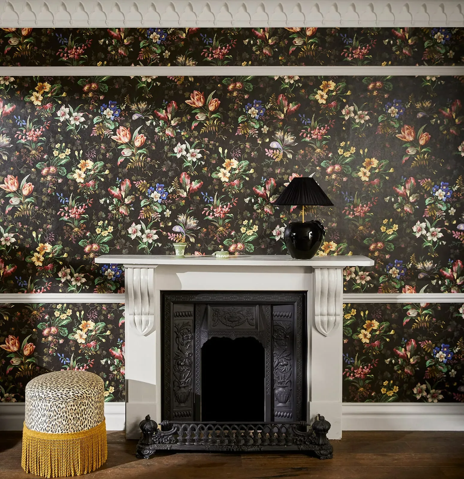 House of Hackney Tulipa wallpaper in Onyx – SKU 1-WA-TUL-DI-ONX-XXX