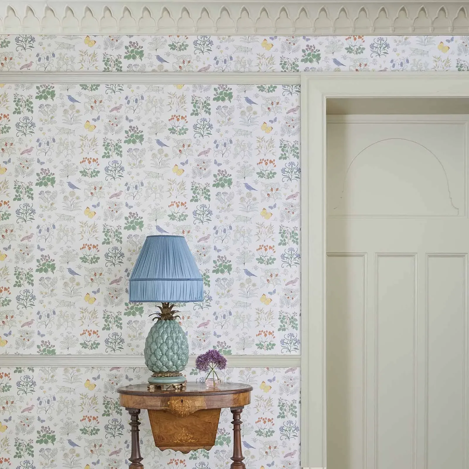 House-of-hackney-Voysey's-Garden-Magna-Off-White-1-WA-VOM-DI-WHI-XXX-image-2-wallpapertwins