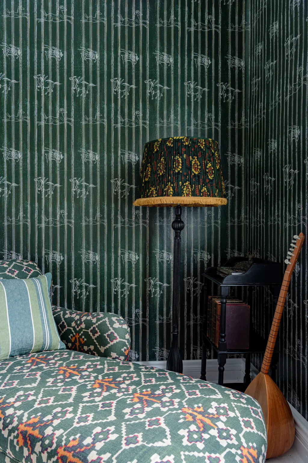 MINDTHEGAP A FABLE Evergreen wallpaper (WP30002)