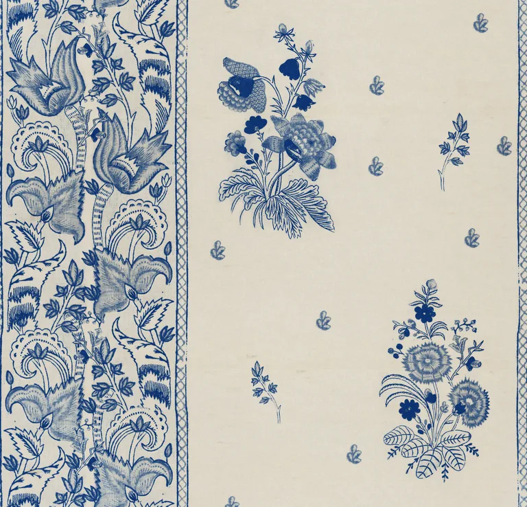 MINDTHEGAP KOROND FLORAL Indigo wallpaper (WP30024)