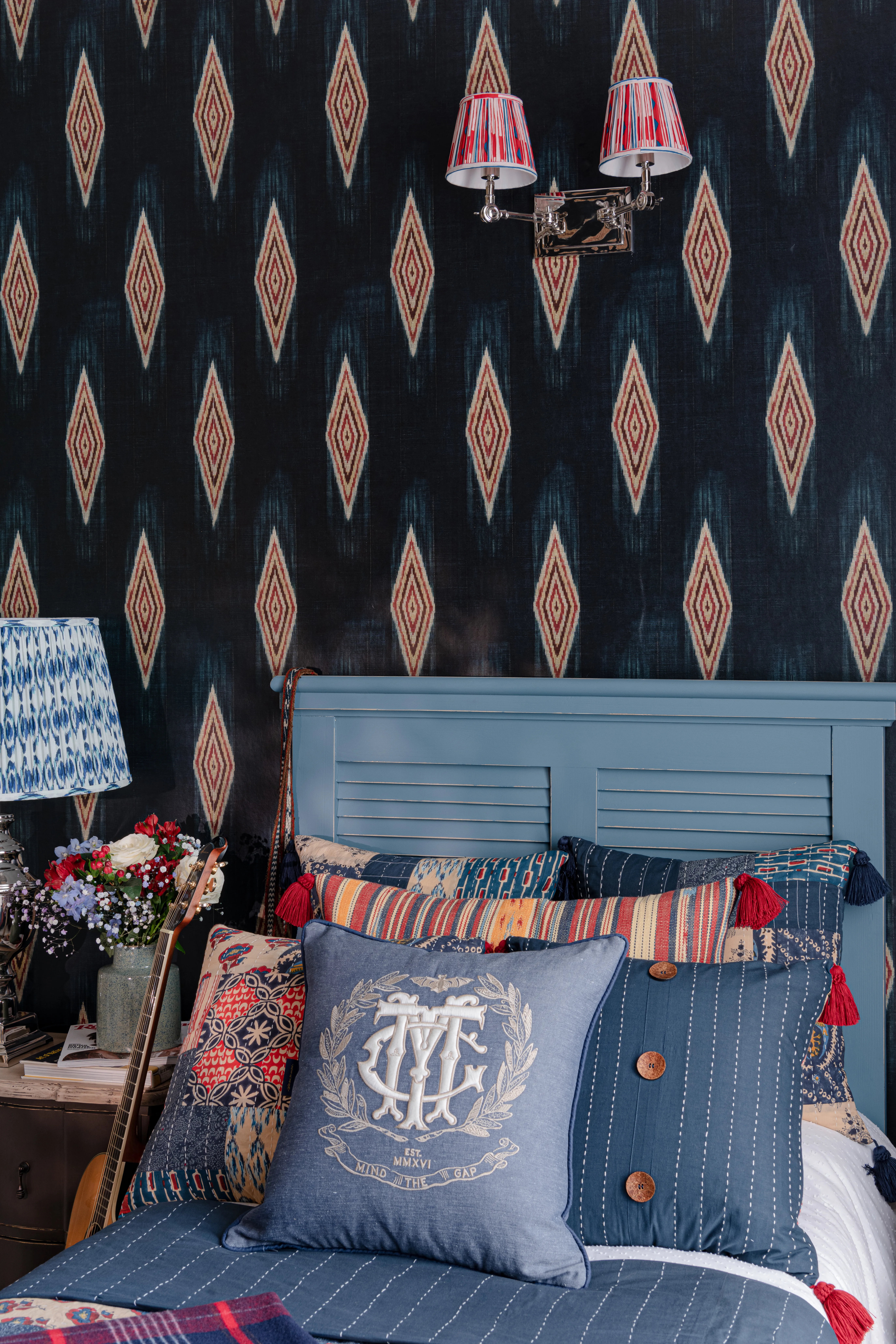 MINDTHEGAP MAIYSHA Indigo wallpaper (WP30087)