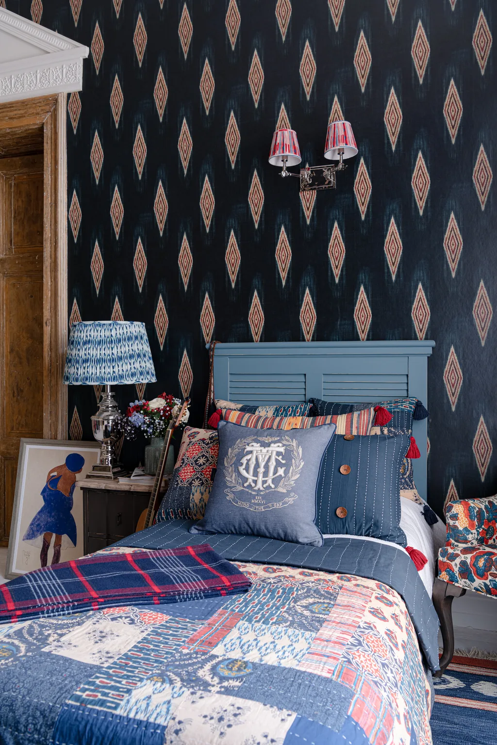 MINDTHEGAP MAIYSHA Indigo wallpaper (WP30087)