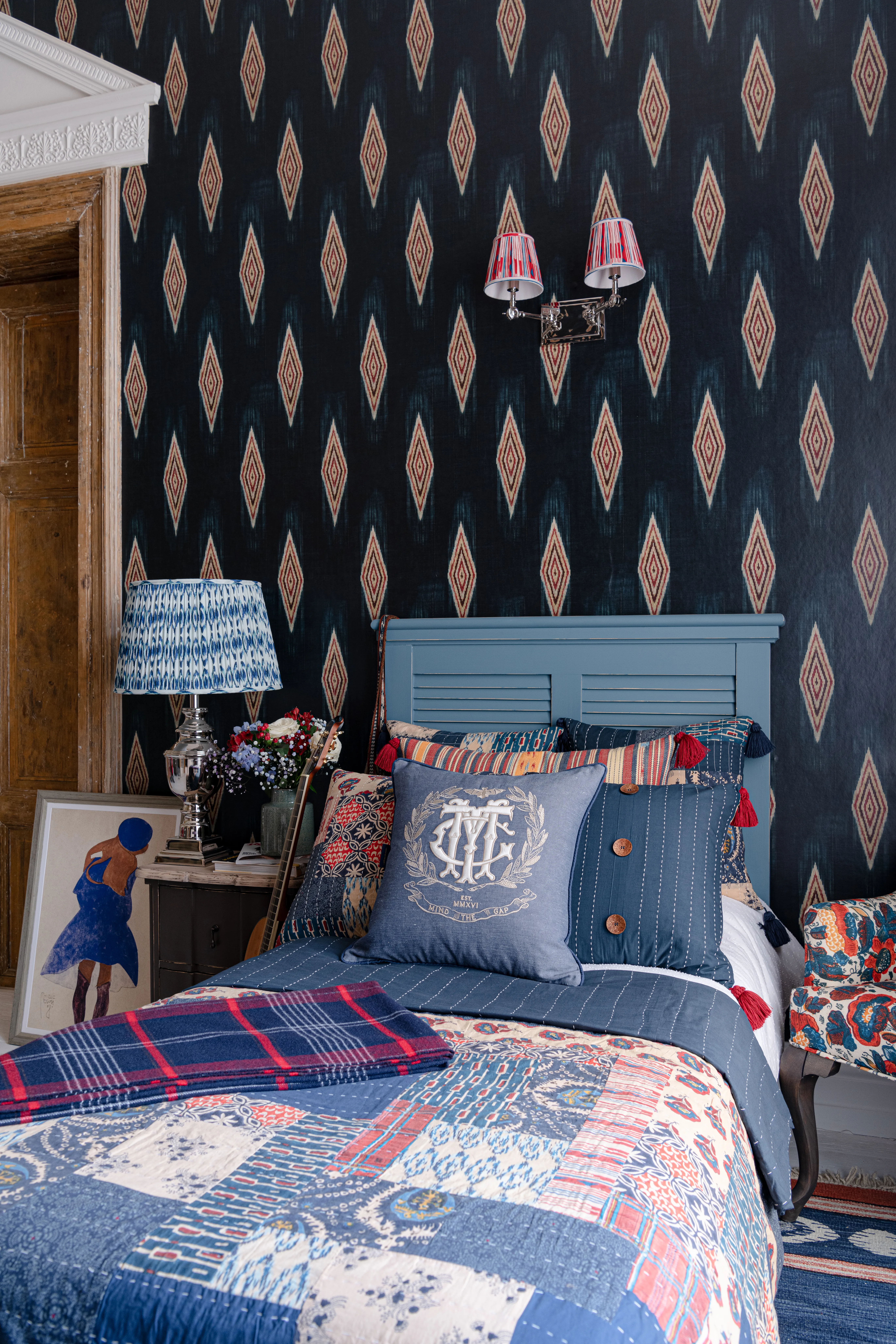 MINDTHEGAP MAIYSHA Indigo wallpaper (WP30087)