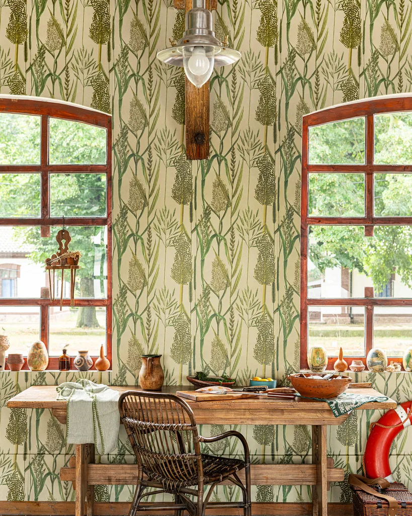 MINDTHEGAP RIVERSIDE FLORA Taupe grasscloth wallpaper (WP30164-GC)