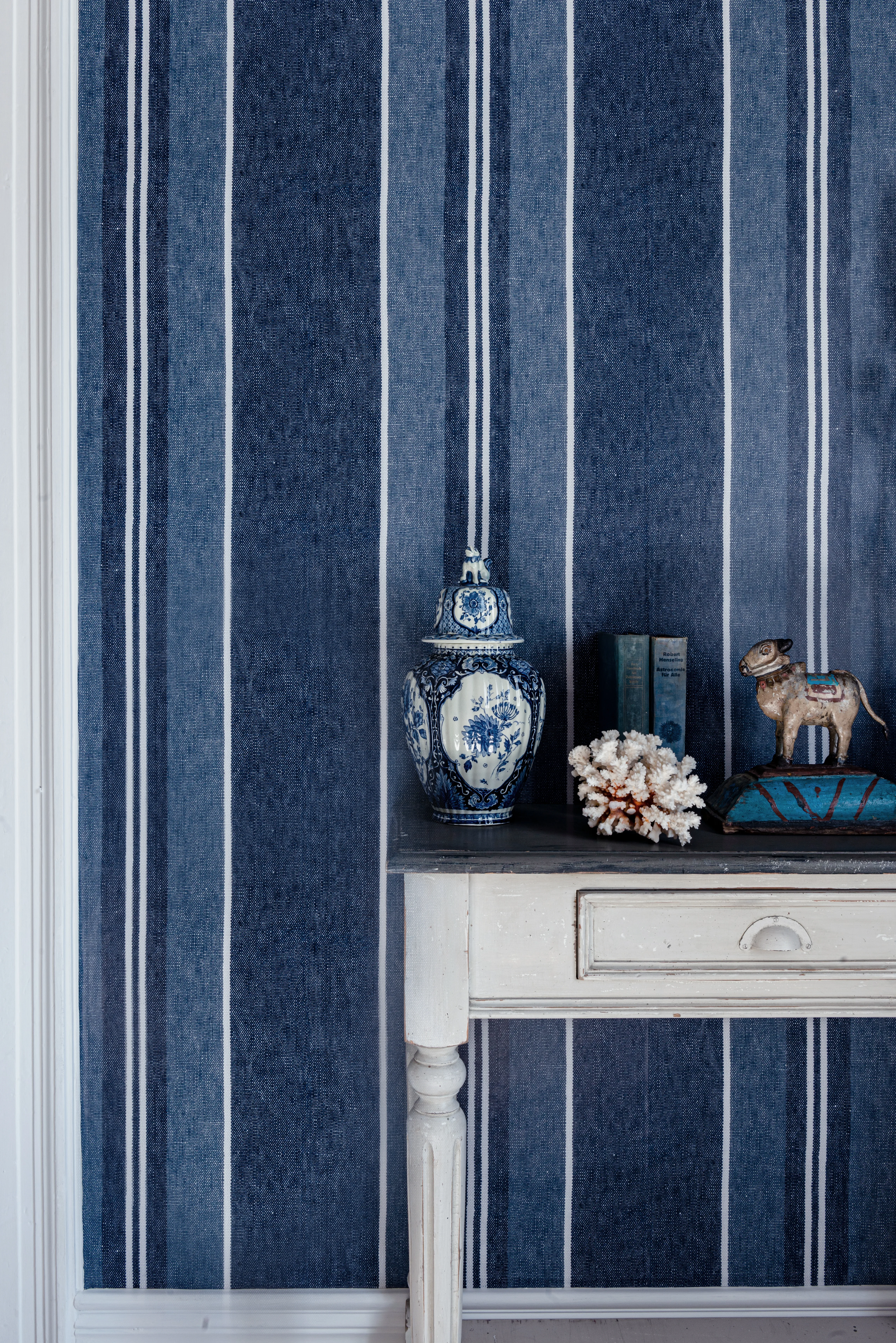 MINDTHEGAP SZEPVIZ Indigo wallpaper (WP30031)