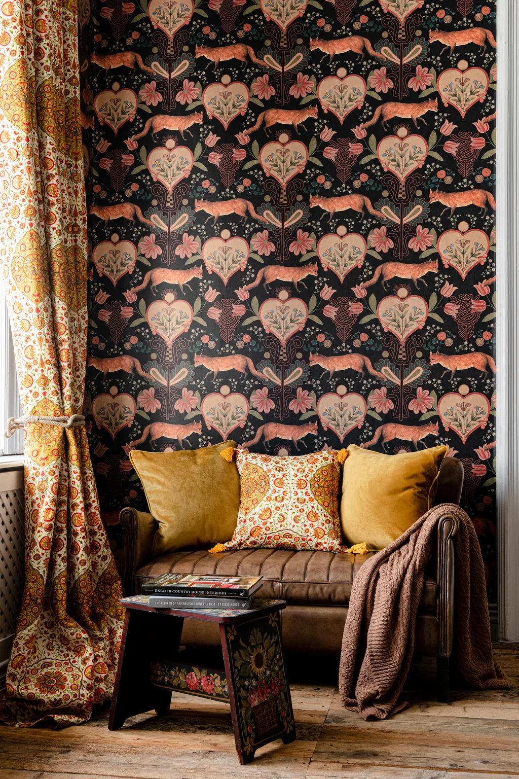 MINDTHEGAP THE VIXEN Anthracite wallpaper (WP20553)
