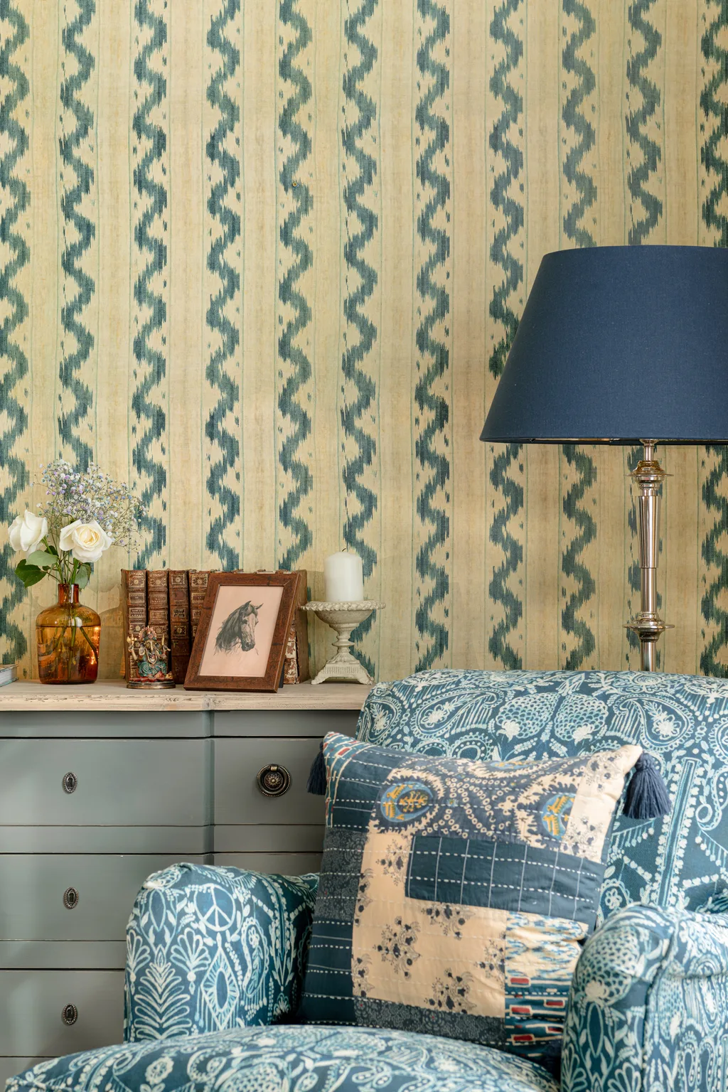 MINDTHEGAP VINTAGE IKAT wallpaper (WP30103)