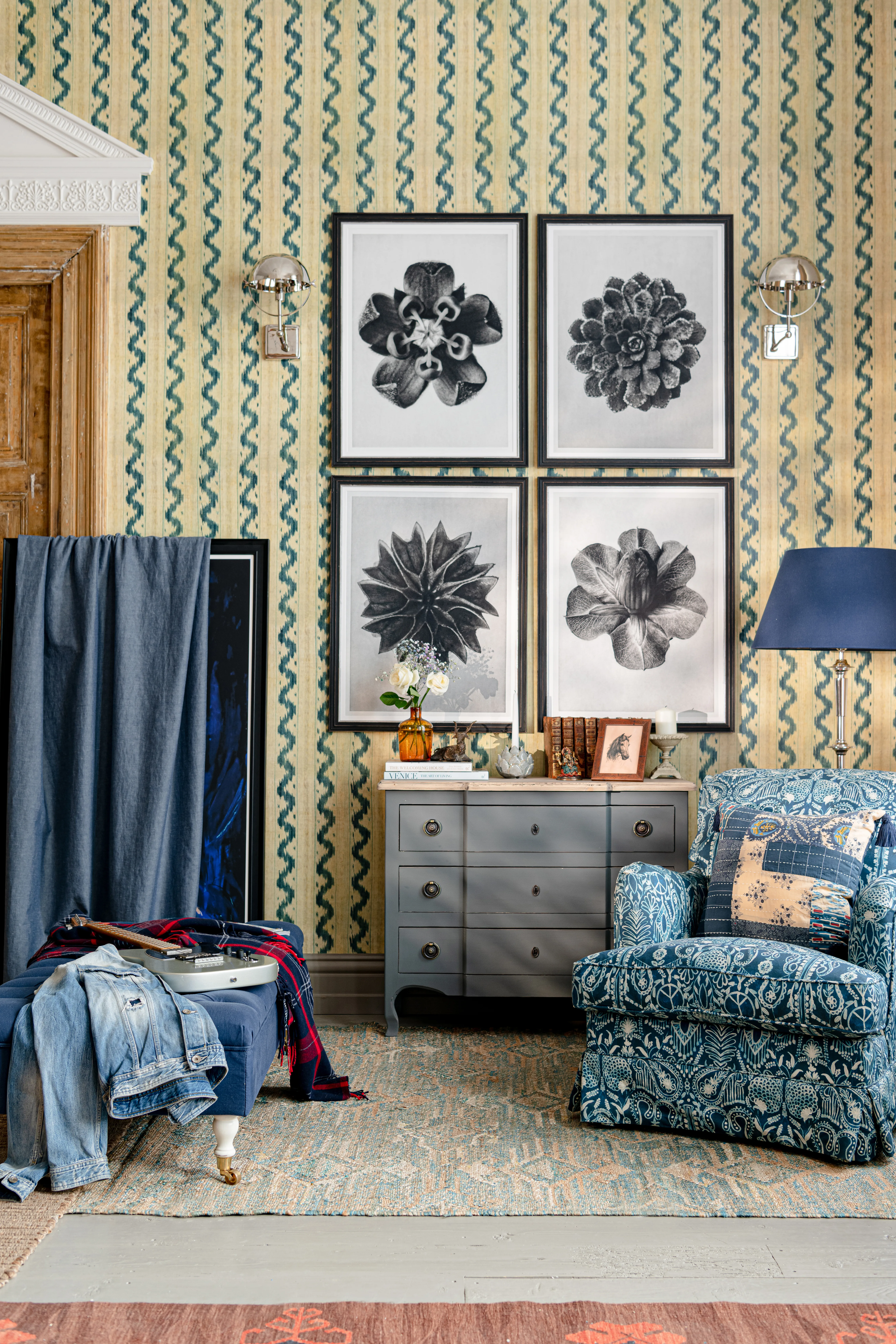 MINDTHEGAP VINTAGE IKAT wallpaper (WP30103)