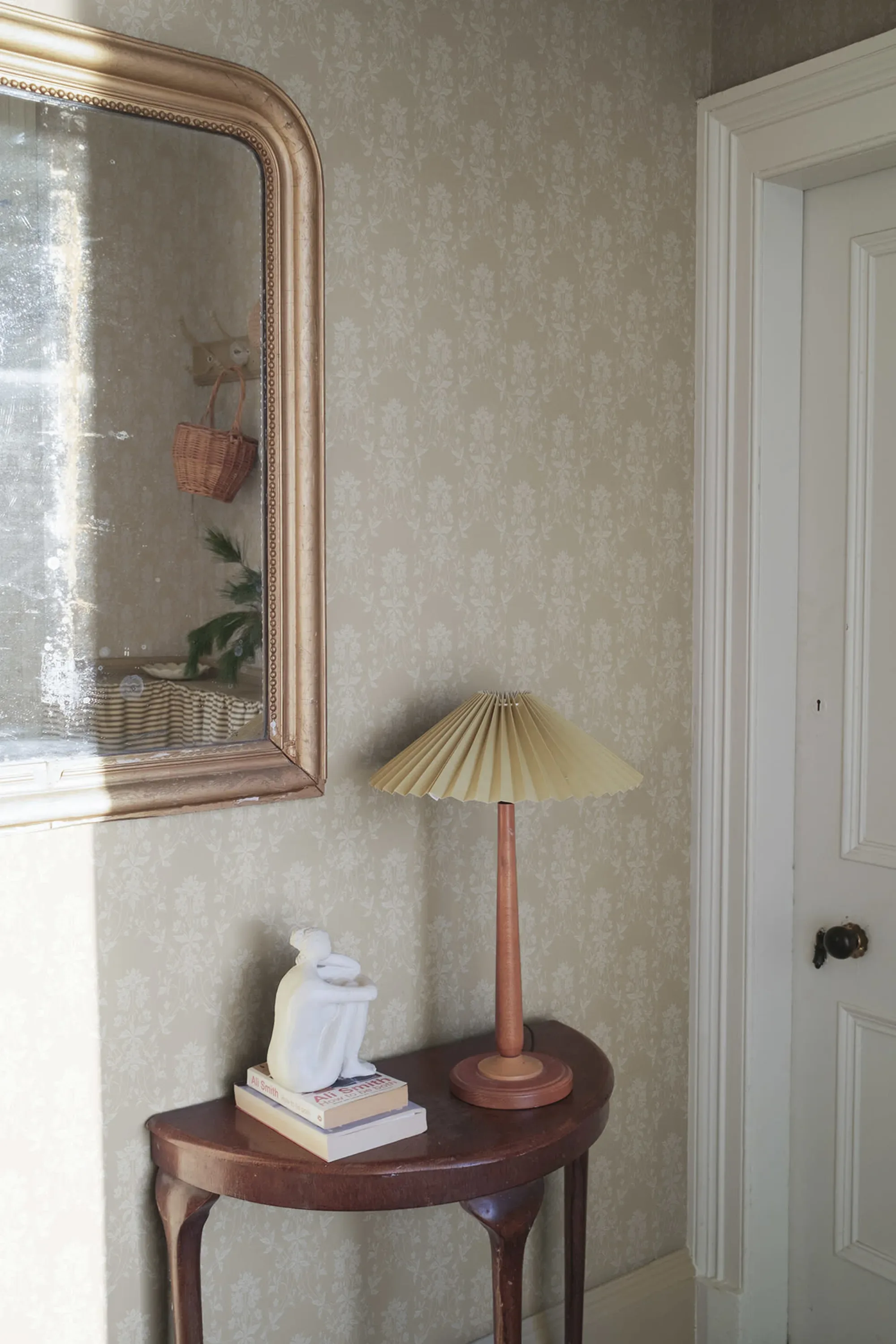 Sandberg Alva in Beige wallpaper (S10459)