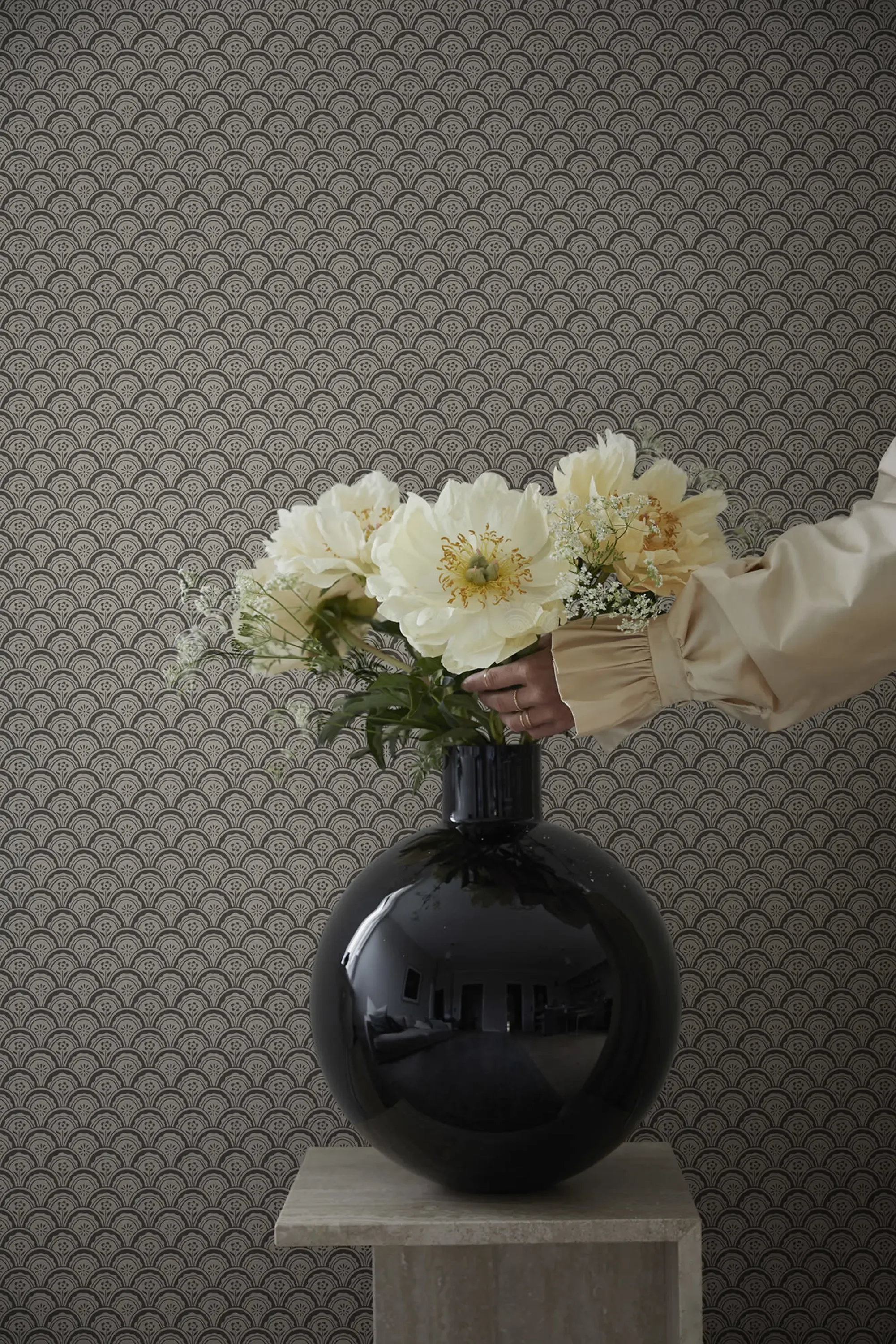 Sandberg Beata in Graphite wallpaper (S10234)