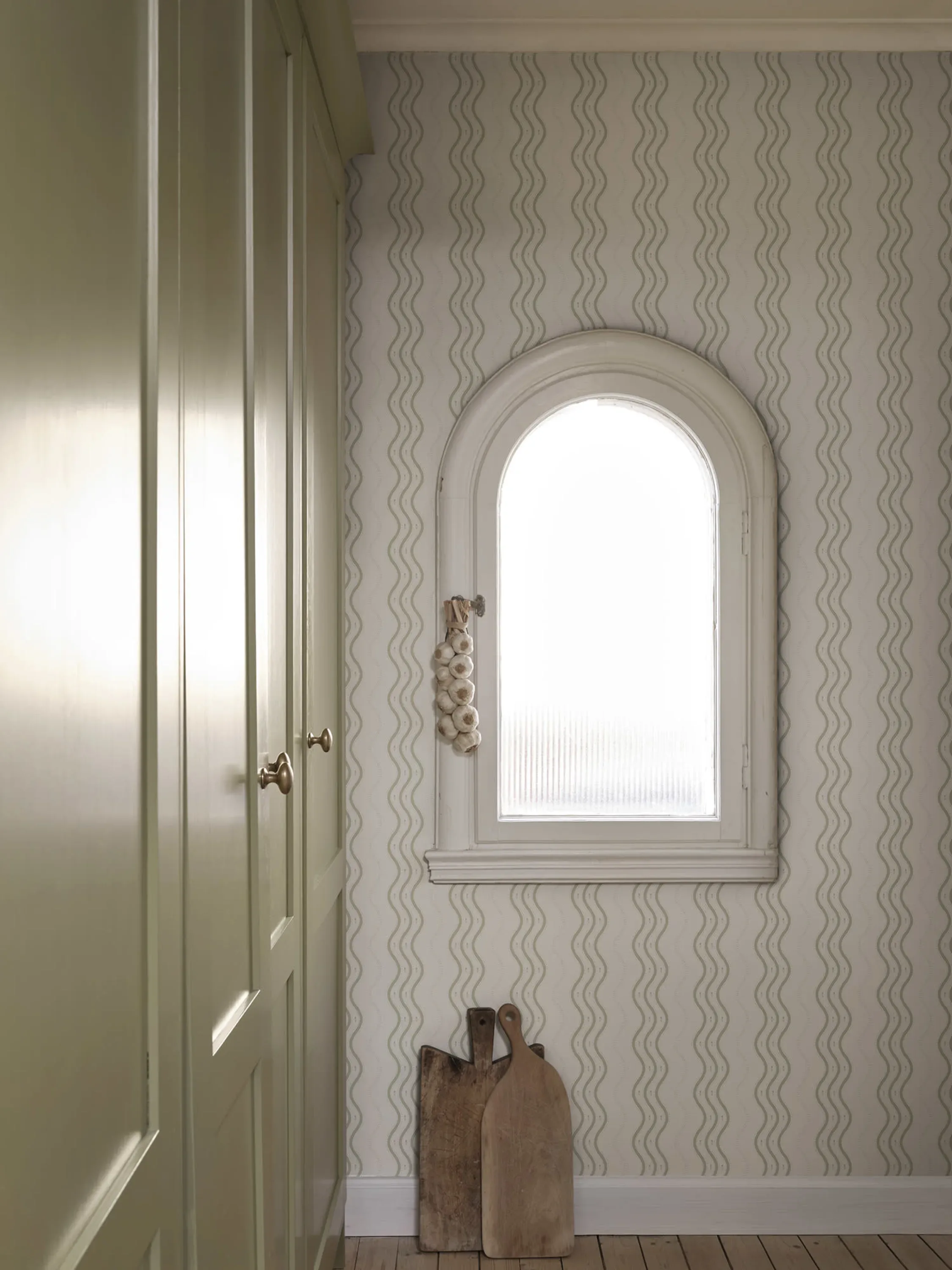 Sandberg Ben in Garden Green wallpaper (S10370)
