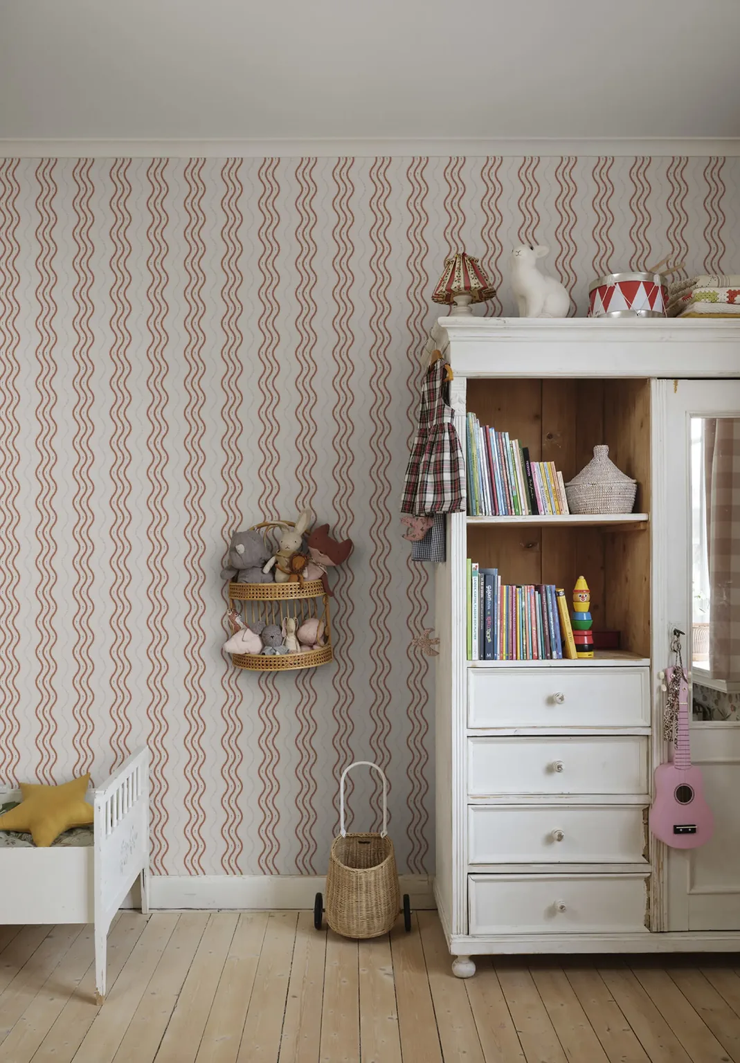 Sandberg Ben in Red wallpaper (S10371)