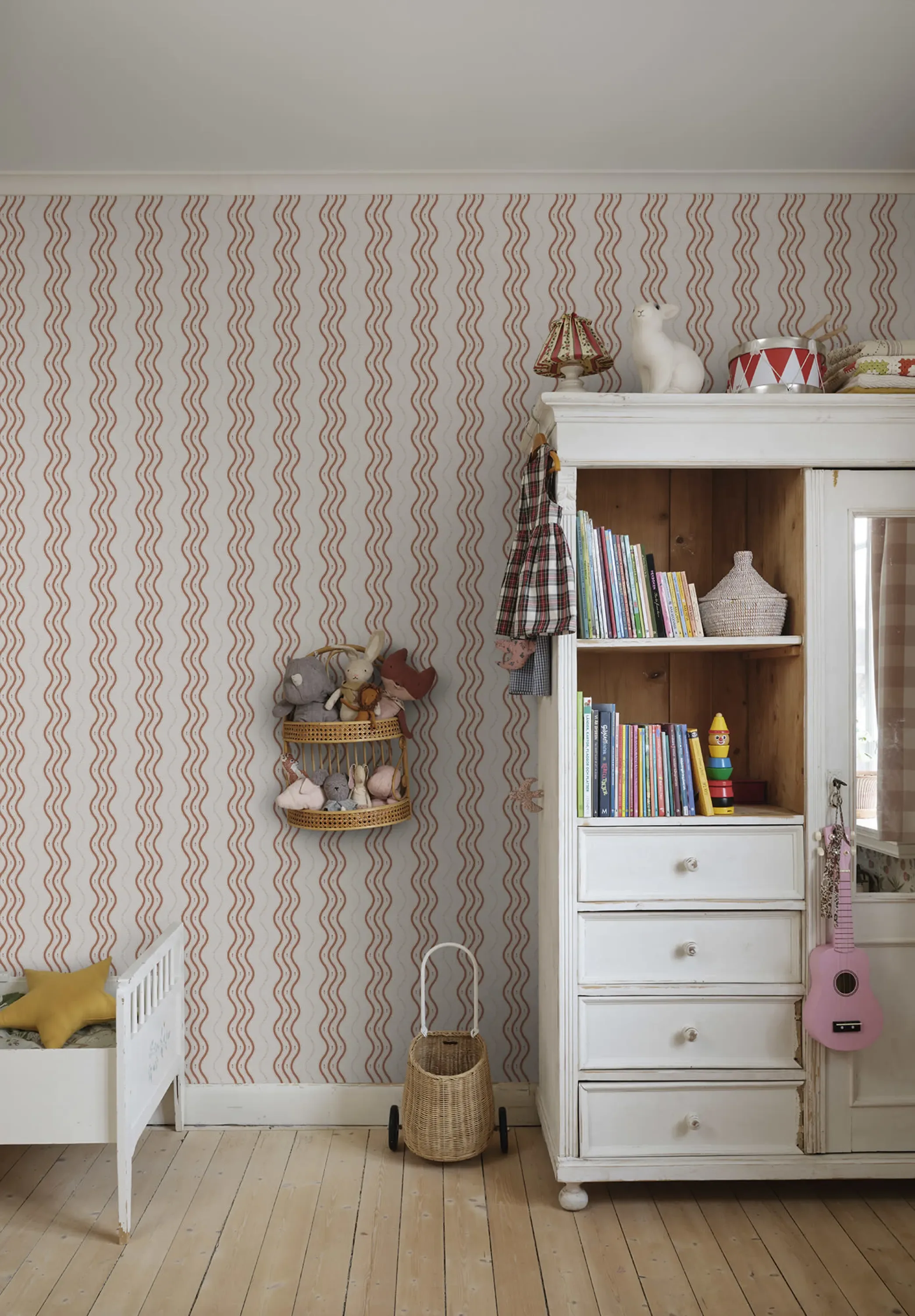 Sandberg Ben in Red wallpaper (S10371)