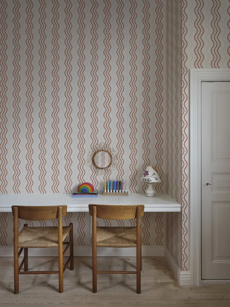Sandberg Ben in Red wallpaper (S10371)