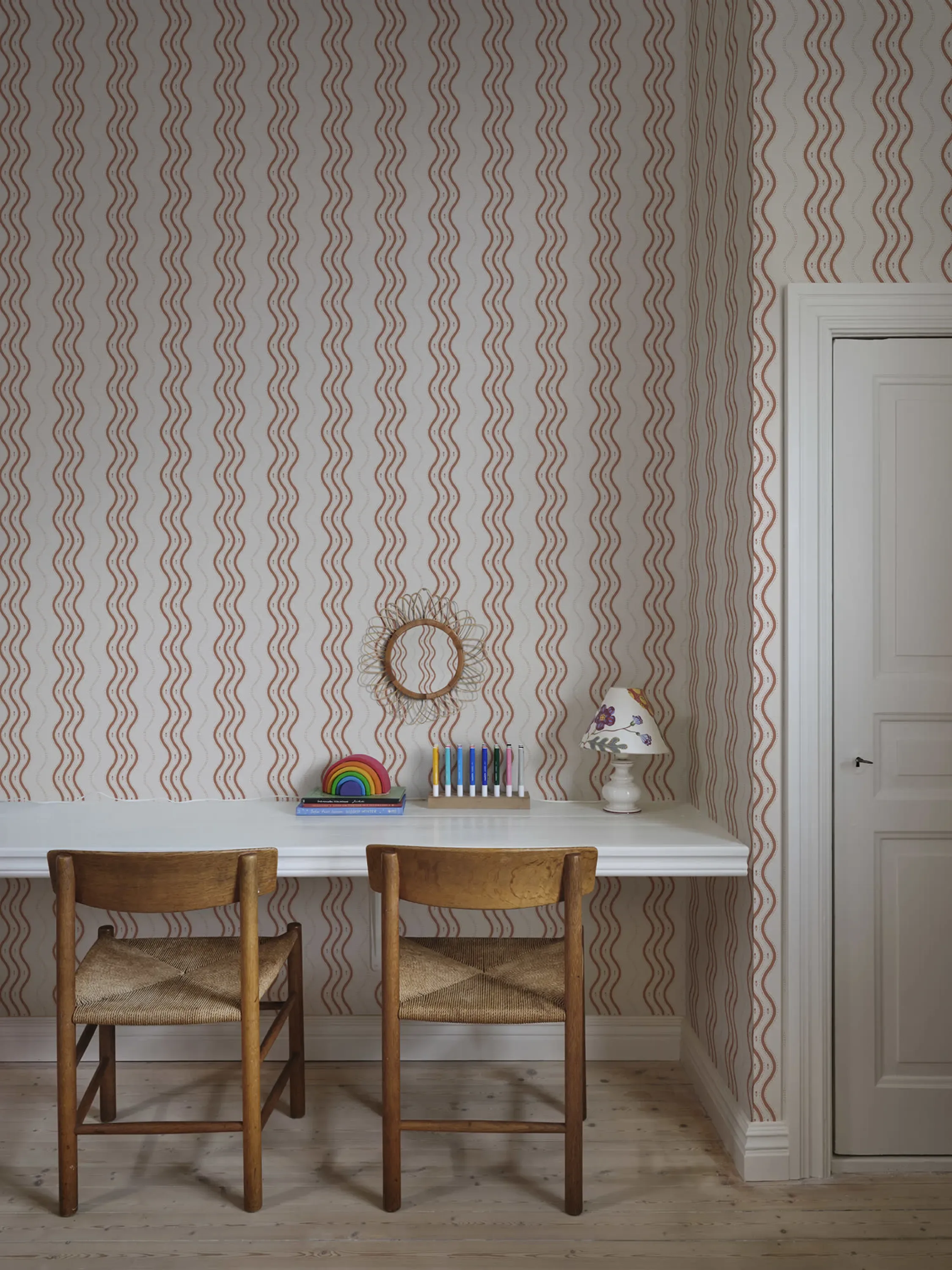 Sandberg Ben in Red wallpaper (S10371)