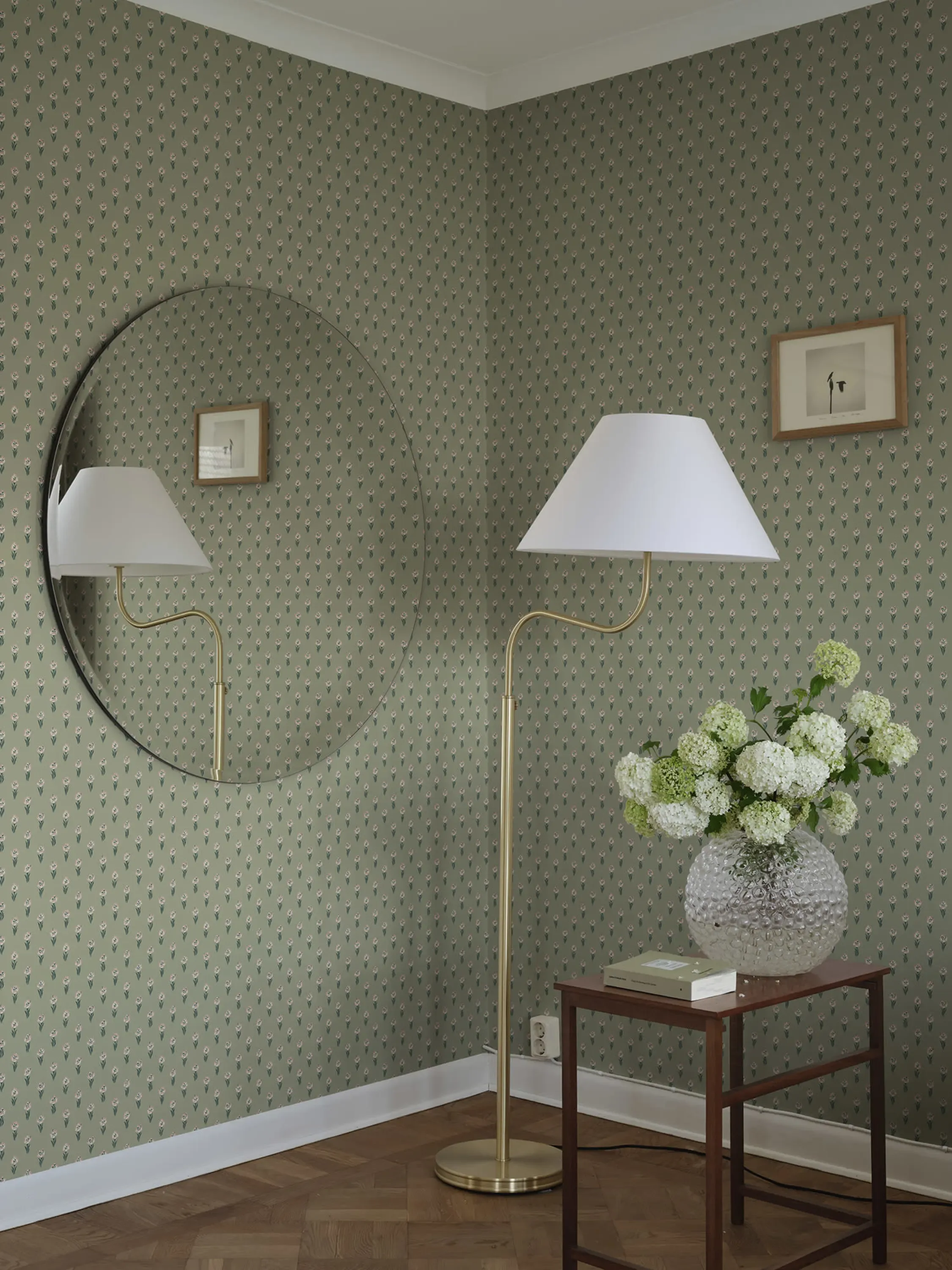 Sandberg Betty in Green wallpaper (S10374)