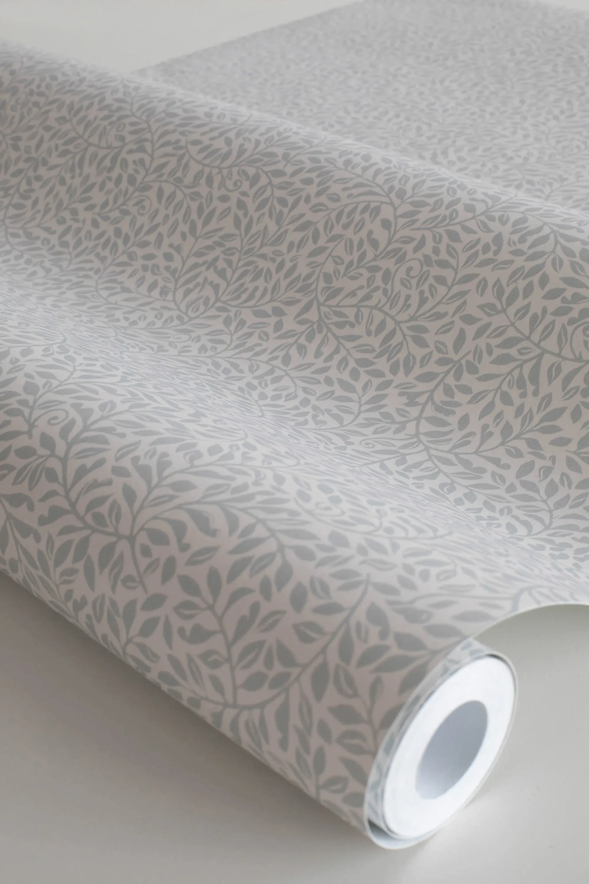 Sandberg Bladverk in Misty Blue wallpaper (S10311)