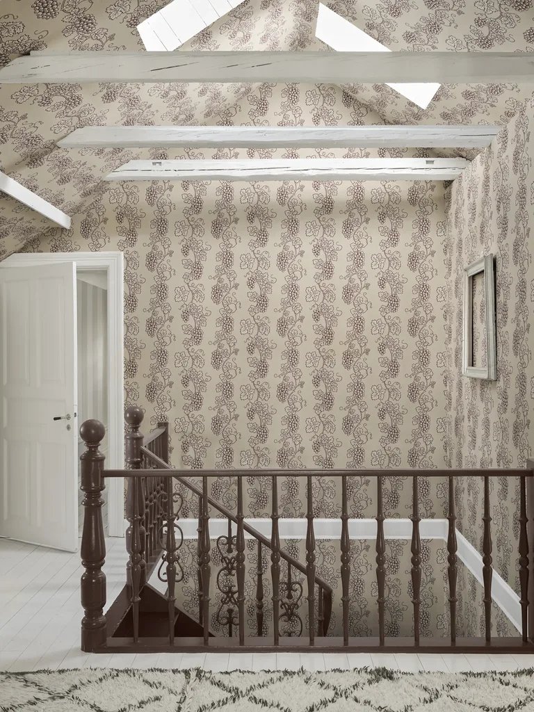Sandberg Carla in Burgundy wallpaper (S10660)