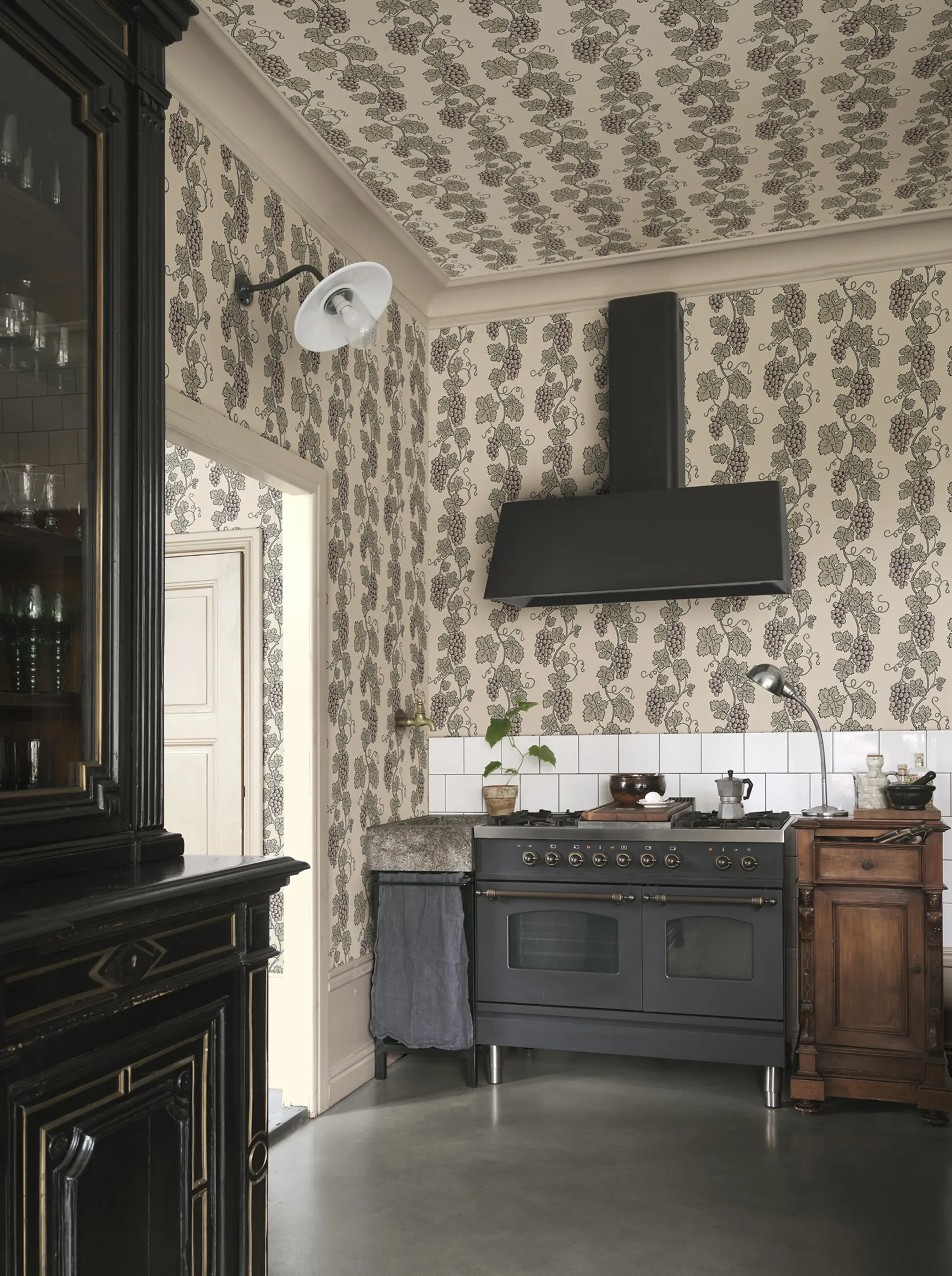 Sandberg Carla in Garden Green wallpaper (S10659)