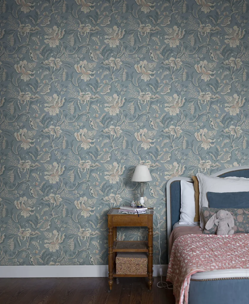 Sandberg Daphne in Misty Blue wallpaper (S10239)