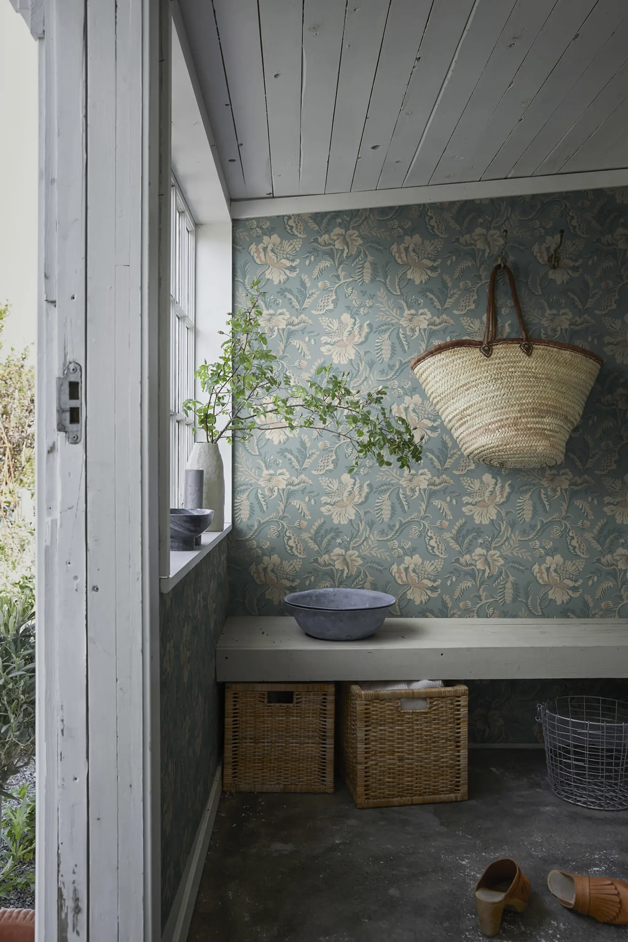 Sandberg Daphne in Misty Blue wallpaper (S10239)