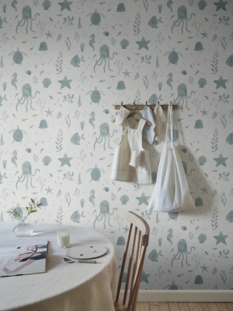Sandberg Della in Ocean Blue wallpaper (243-36)