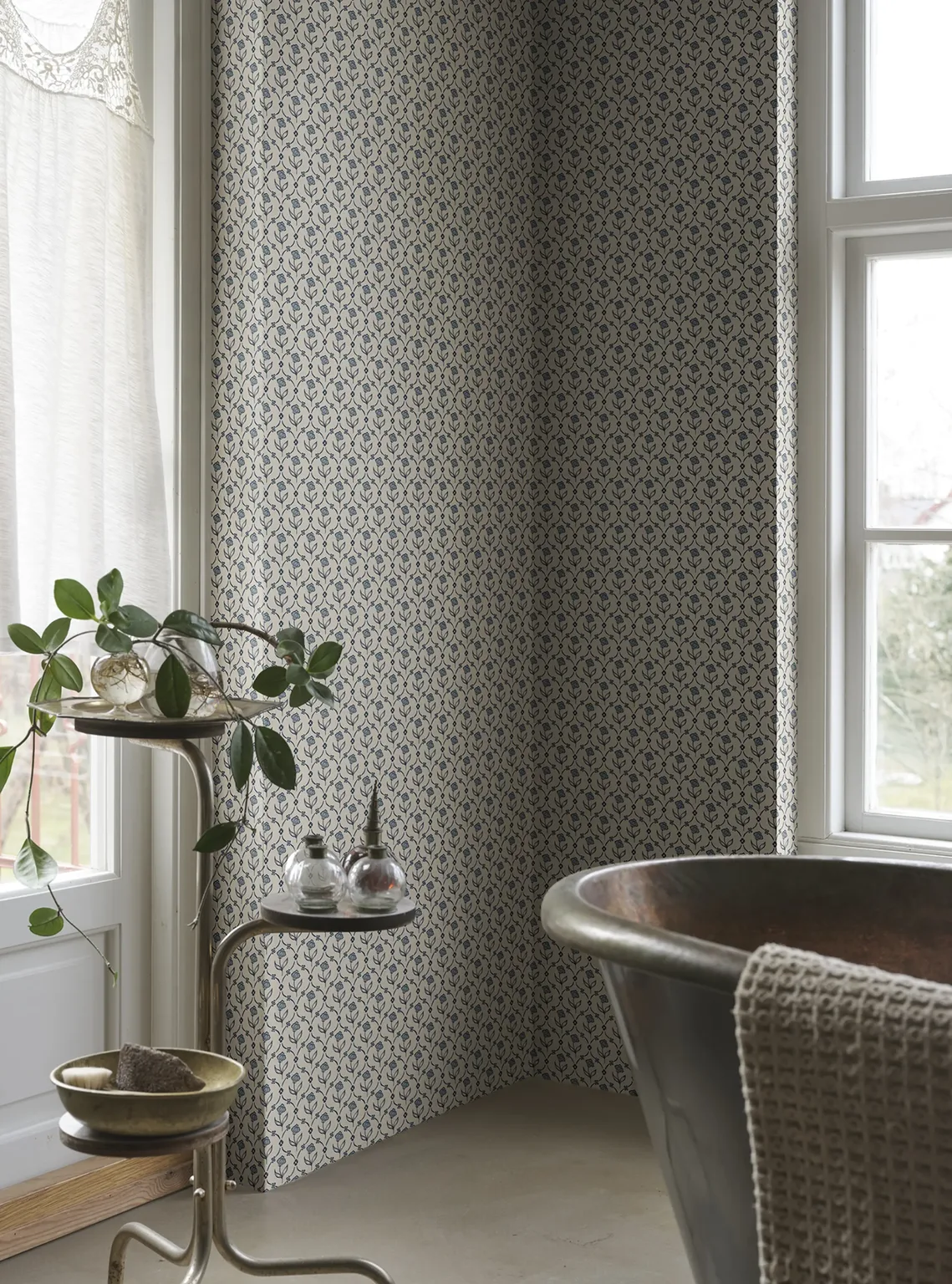 Sandberg Elena in Blue wallpaper (S10669)