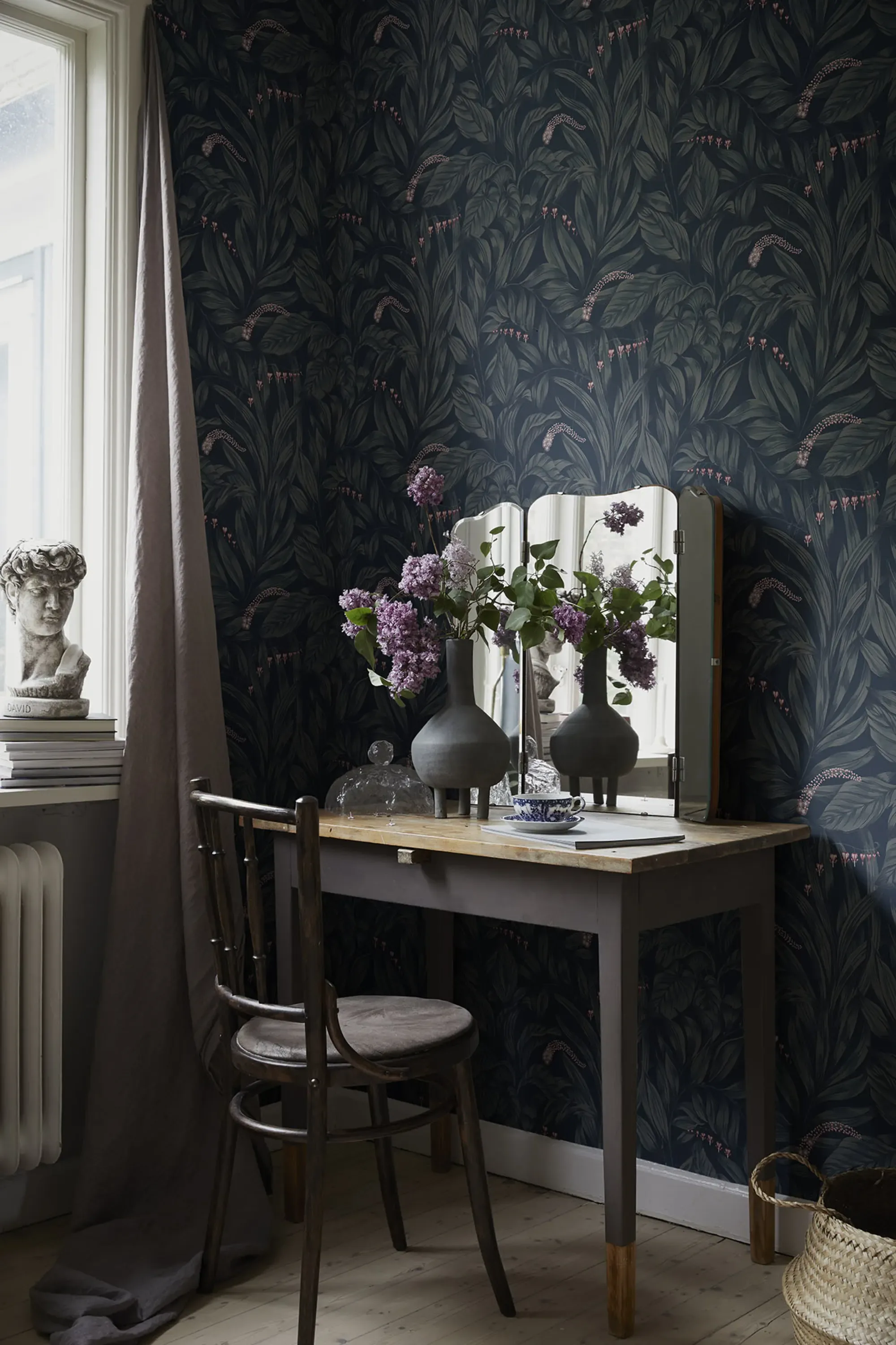 Sandberg Elin in Midnight Blue wallpaper (837-96)