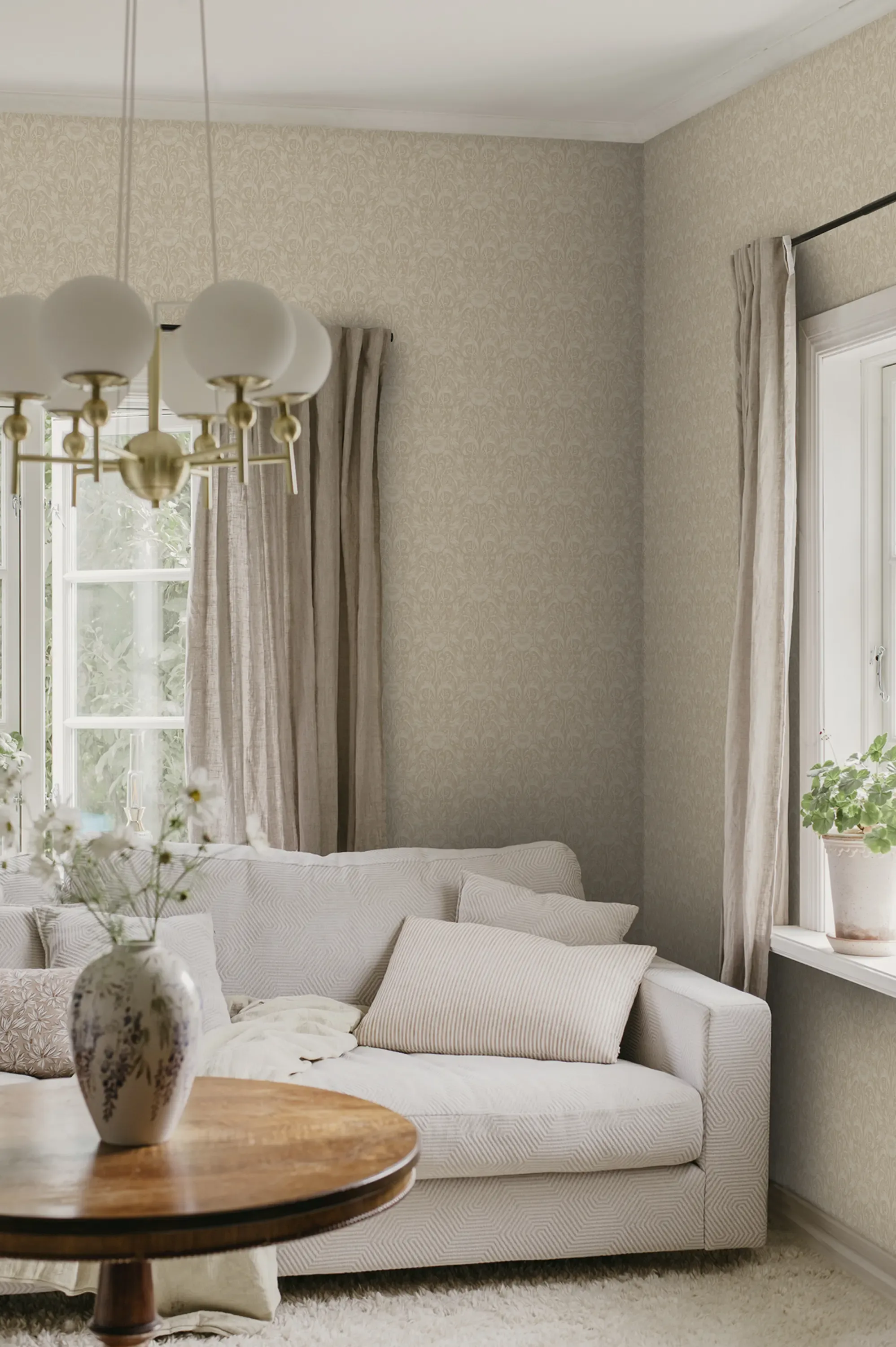 Sandberg Emil in Beige wallpaper (S10570)