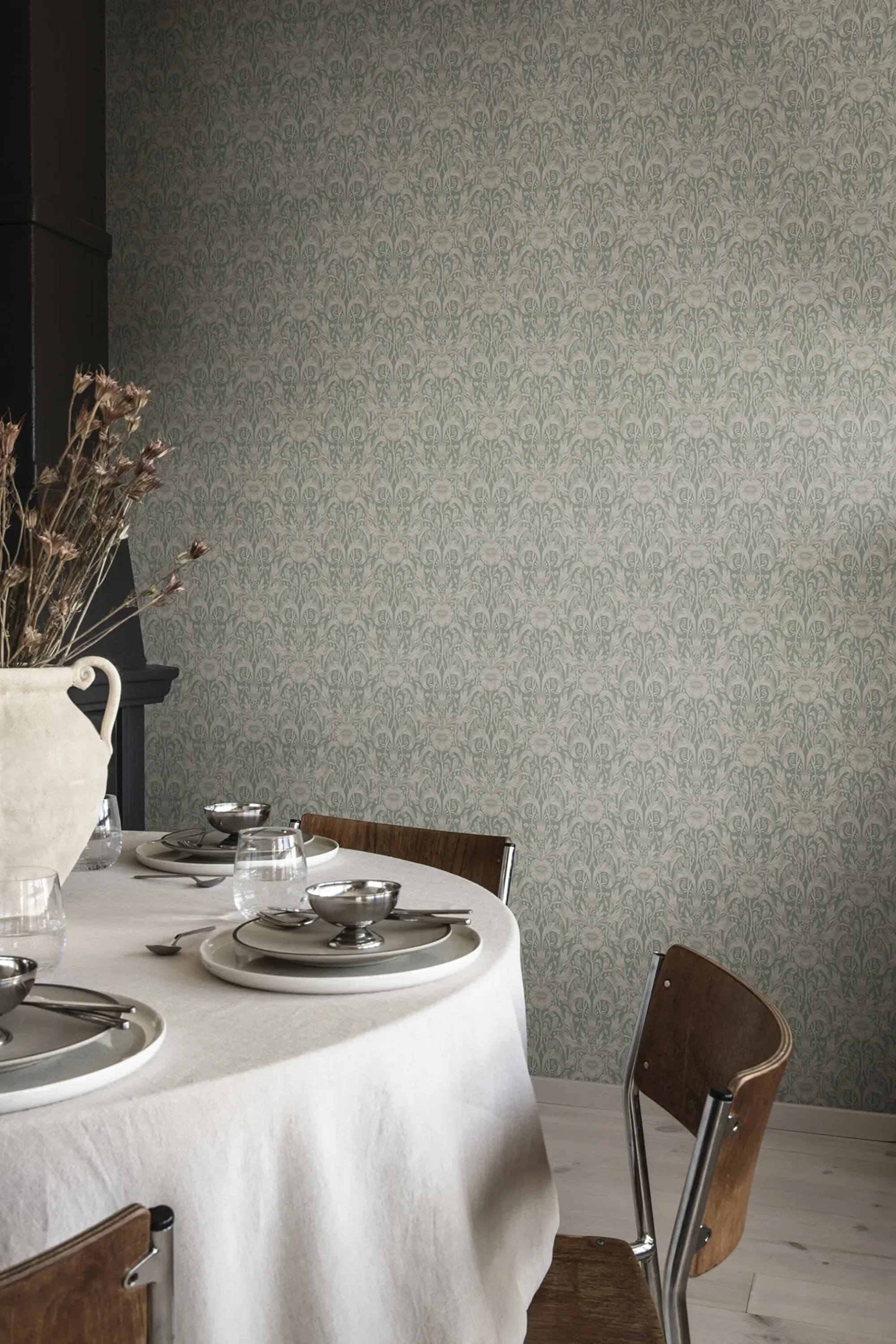 Sandberg Emil in Garden Green wallpaper (835-48)
