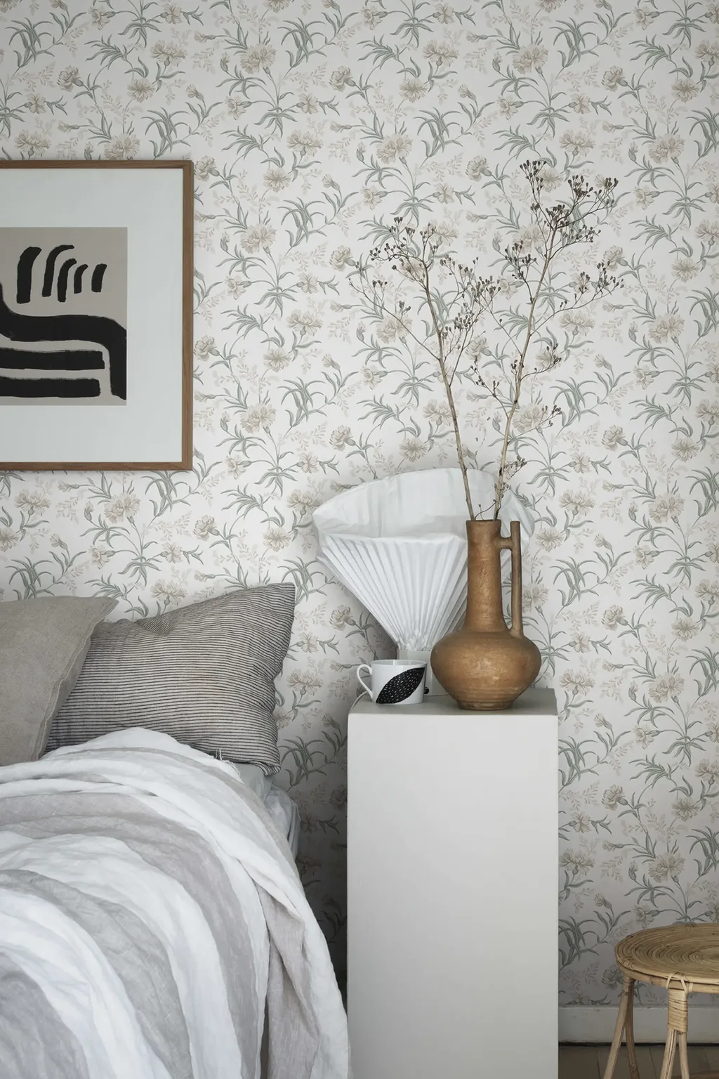 Sandberg Emilie in Spring Green wallpaper (832-01)