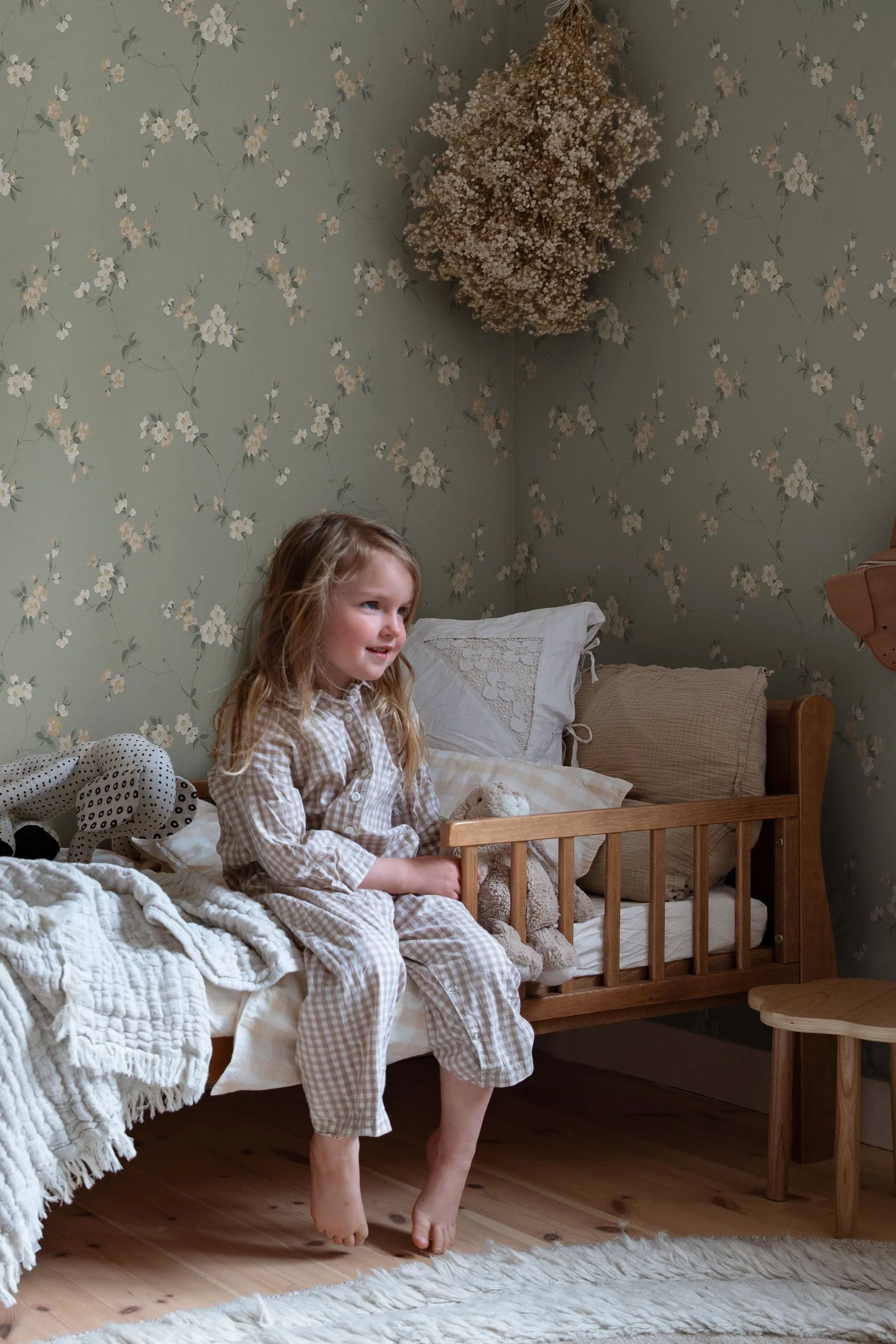 Sandberg Engla in Sage Green wallpaper (S10188)