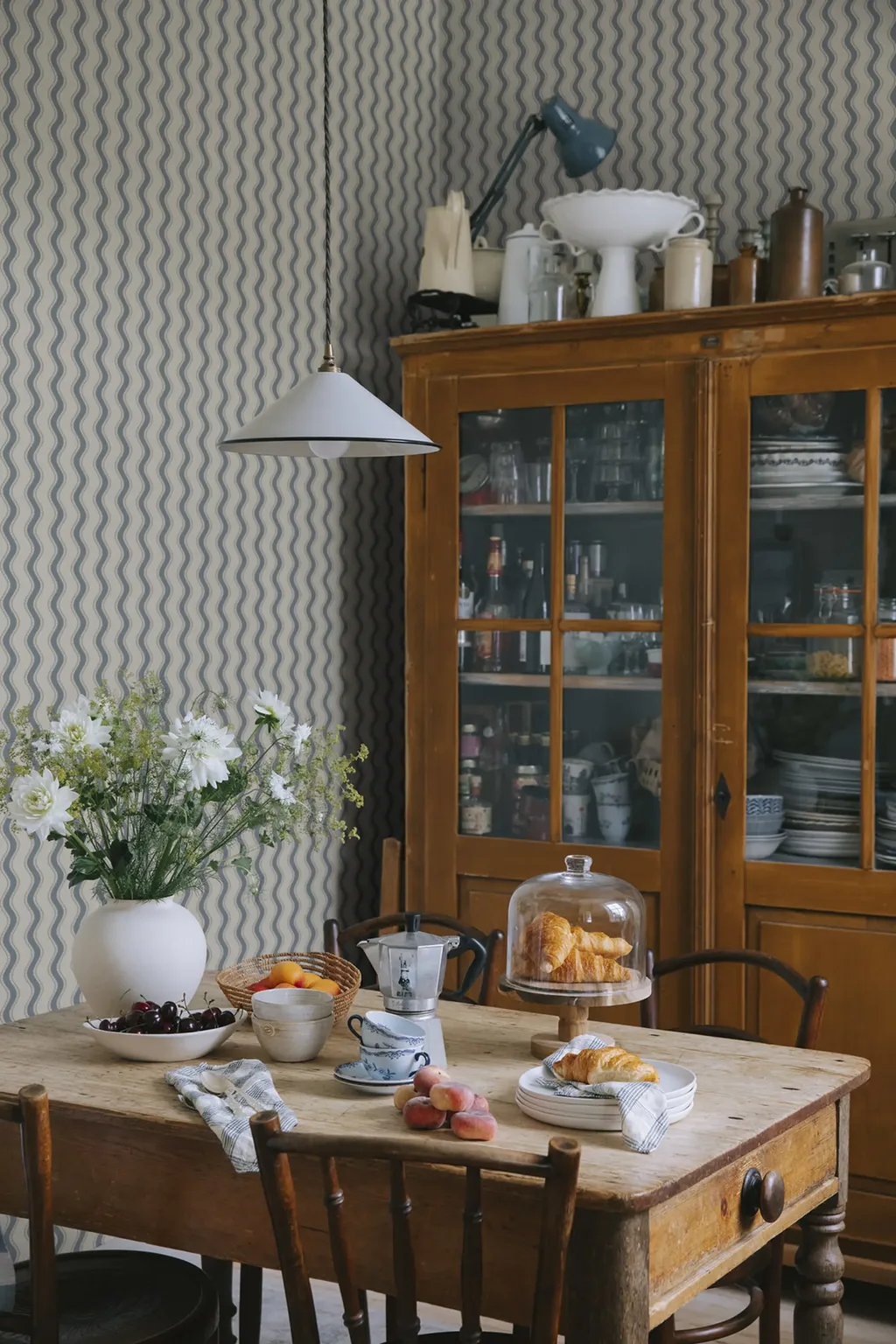 Sandberg Erik in Indigo Blue wallpaper (S10474)