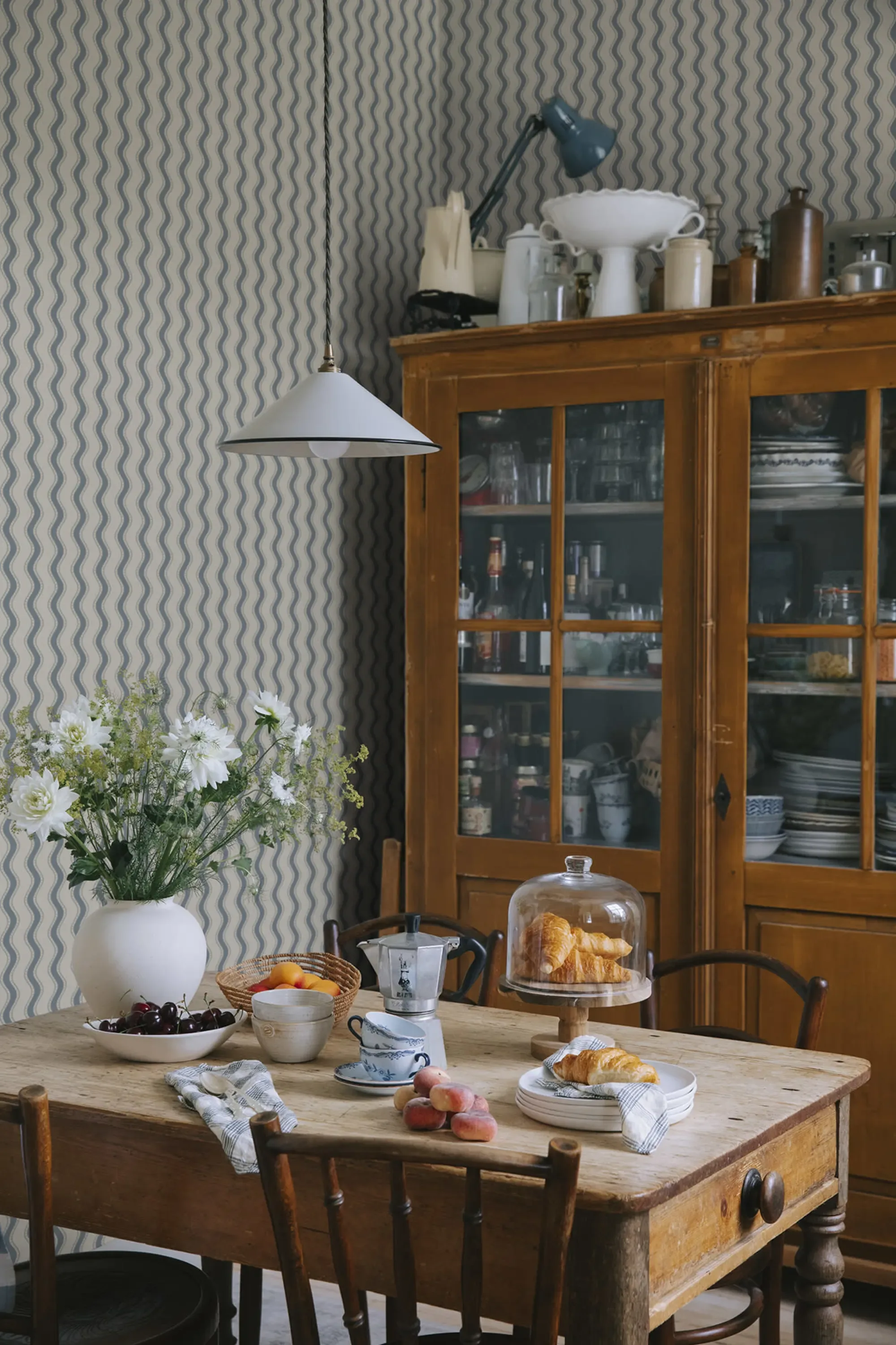Sandberg Erik in Indigo Blue wallpaper (S10474)