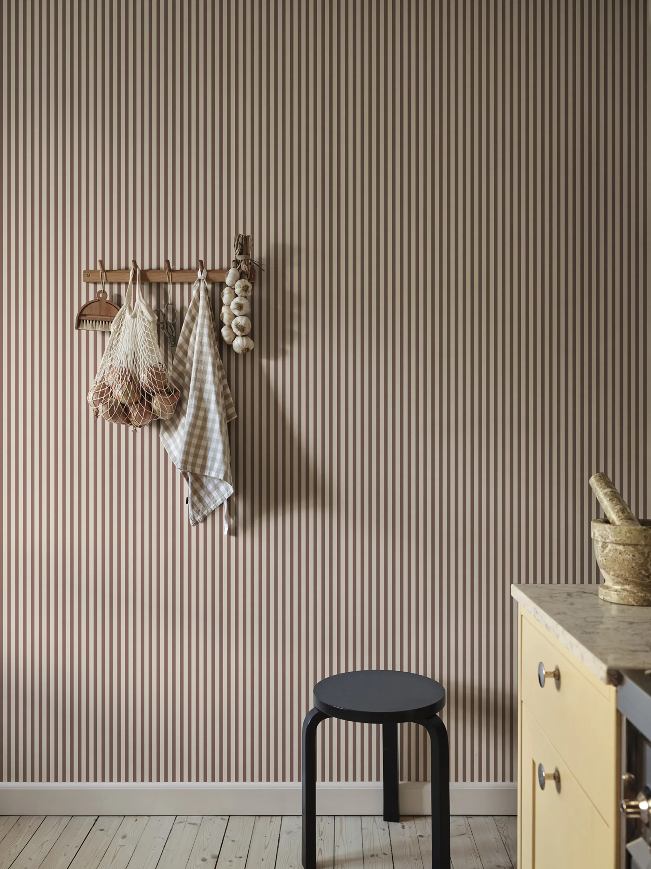 Sandberg Estelle in Burgundy wallpaper (S10629)